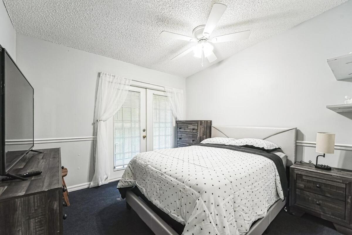 Near Disney Stylish 2BR with Pool