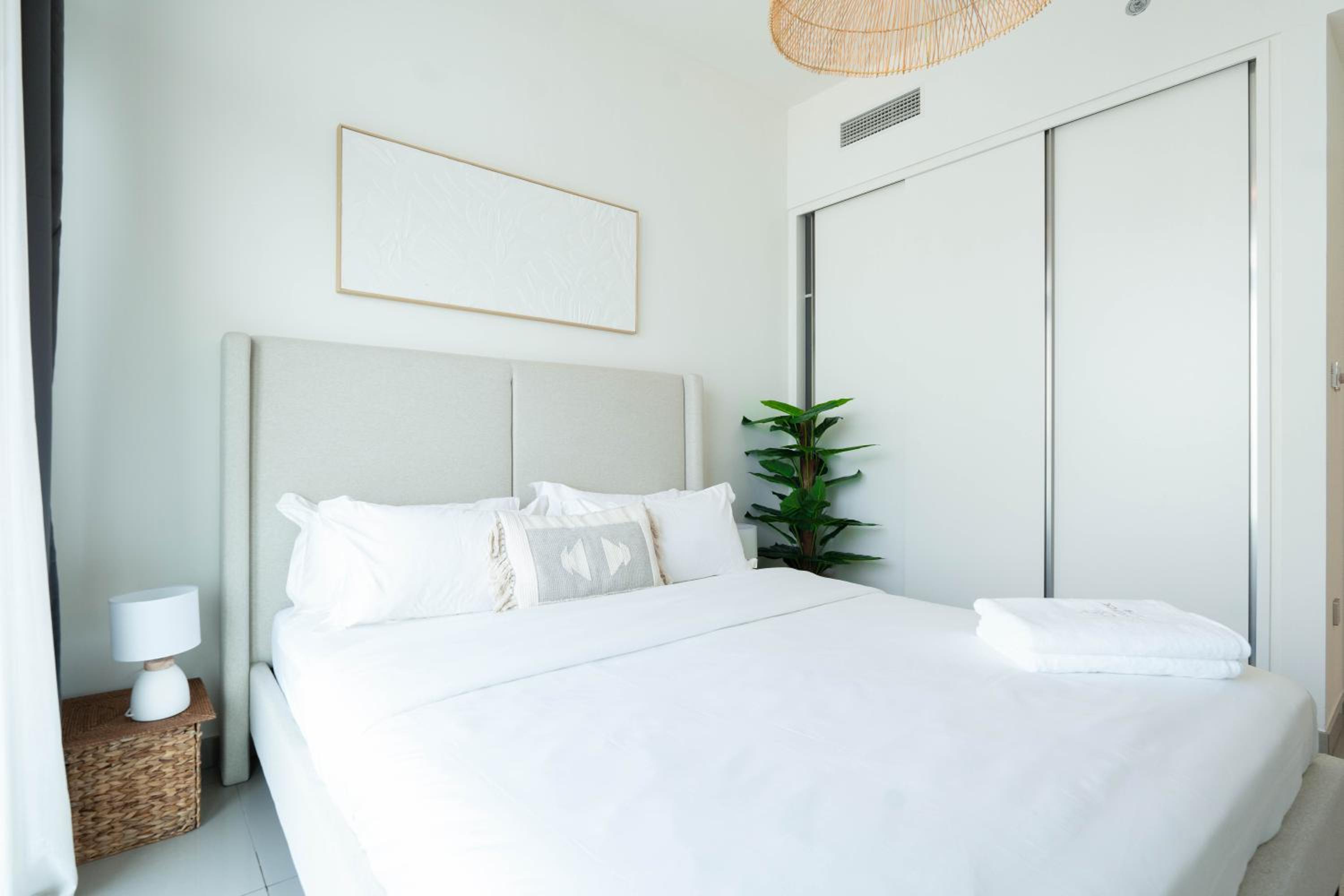 Keyrock Sea-View Penthouse - Dubai Marina, Pool & Sauna