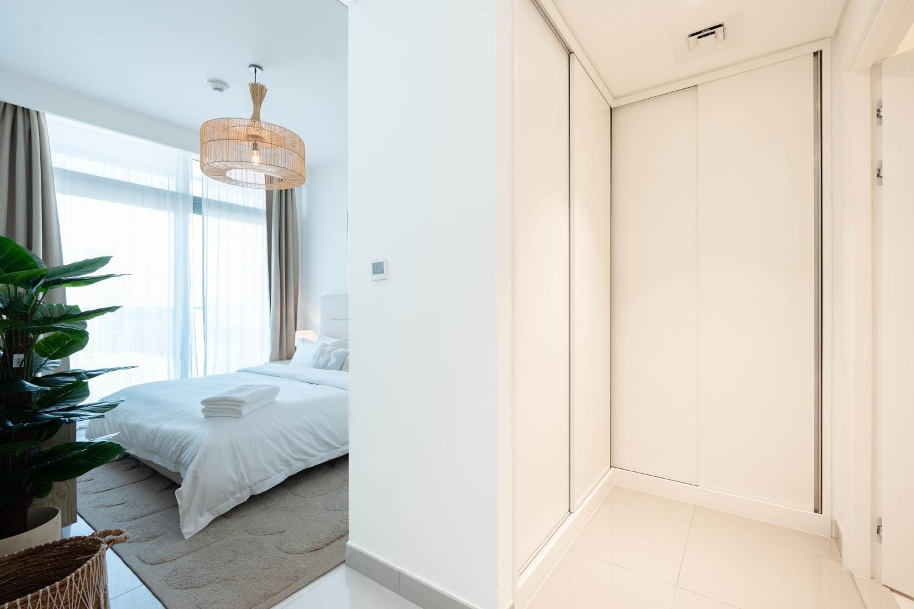 Keyrock Sea-View Penthouse - Dubai Marina, Pool & Sauna