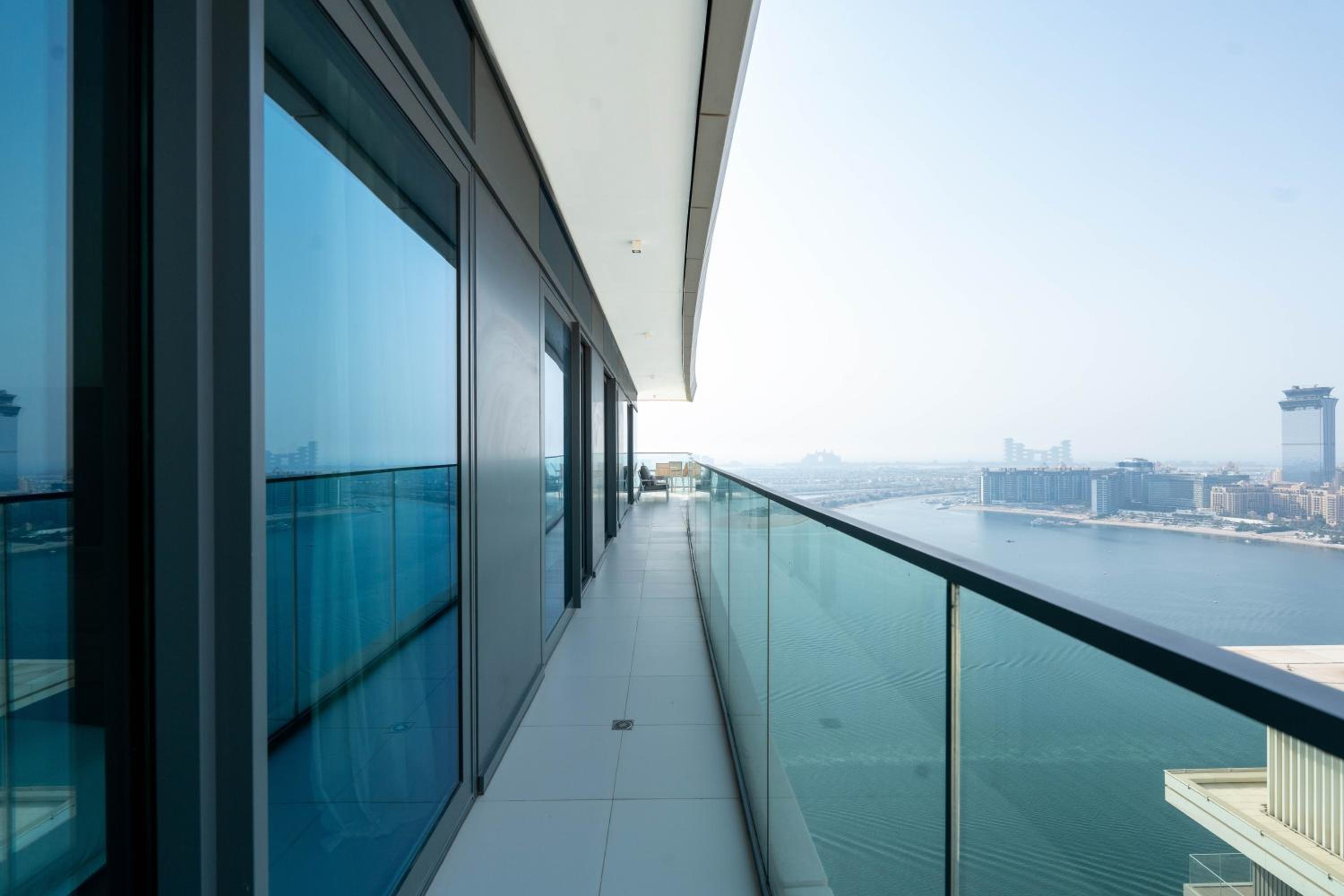 Keyrock Sea-View Penthouse - Dubai Marina, Pool & Sauna