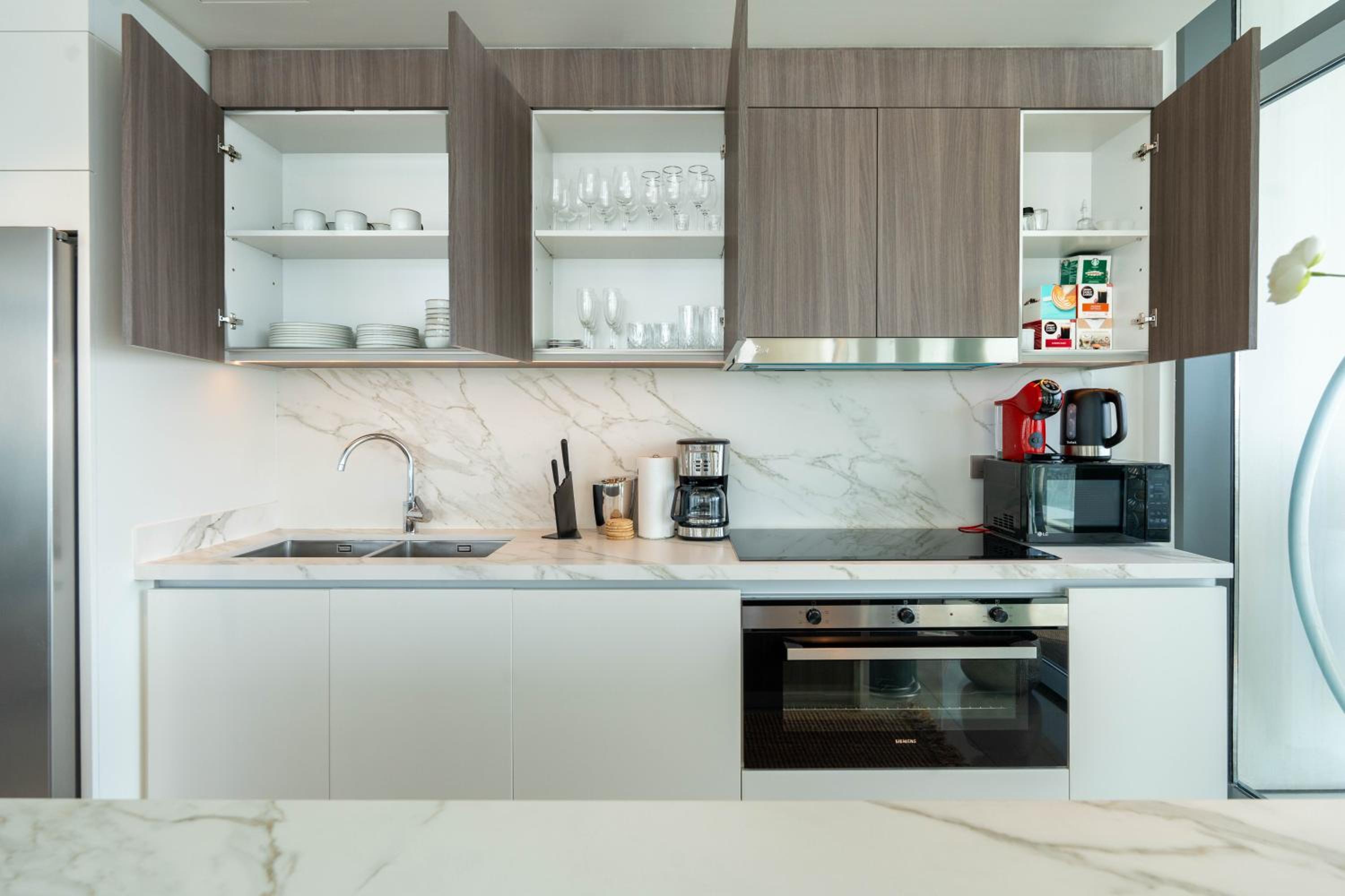 Keyrock Sea-View Penthouse - Dubai Marina, Pool & Sauna