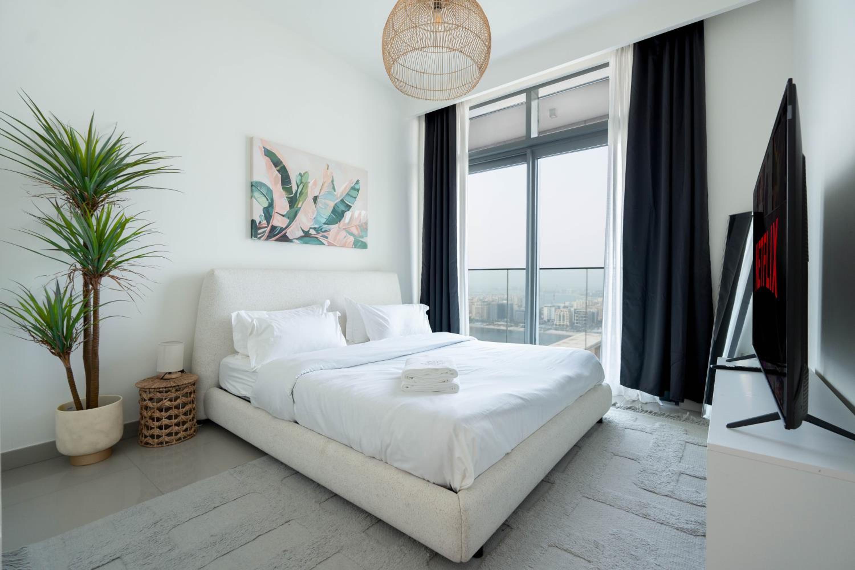 Keyrock Sea-View Penthouse - Dubai Marina, Pool & Sauna