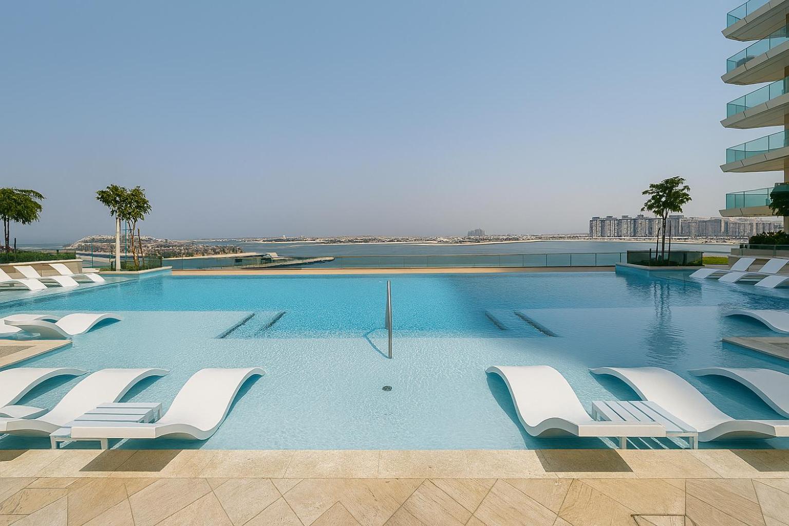 Keyrock Sea-View Penthouse - Dubai Marina, Pool & Sauna