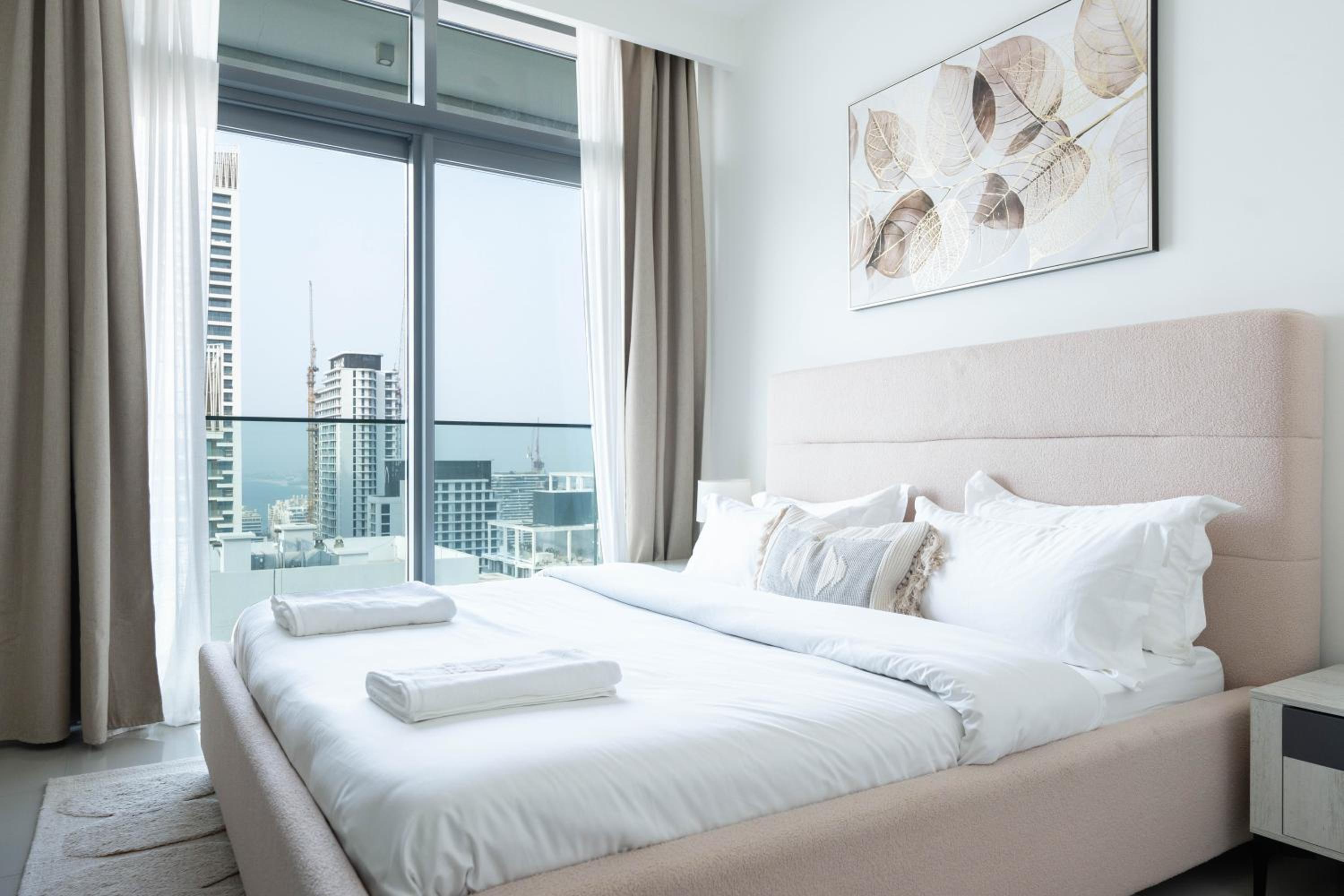 Keyrock Sea-View Penthouse - Dubai Marina, Pool & Sauna