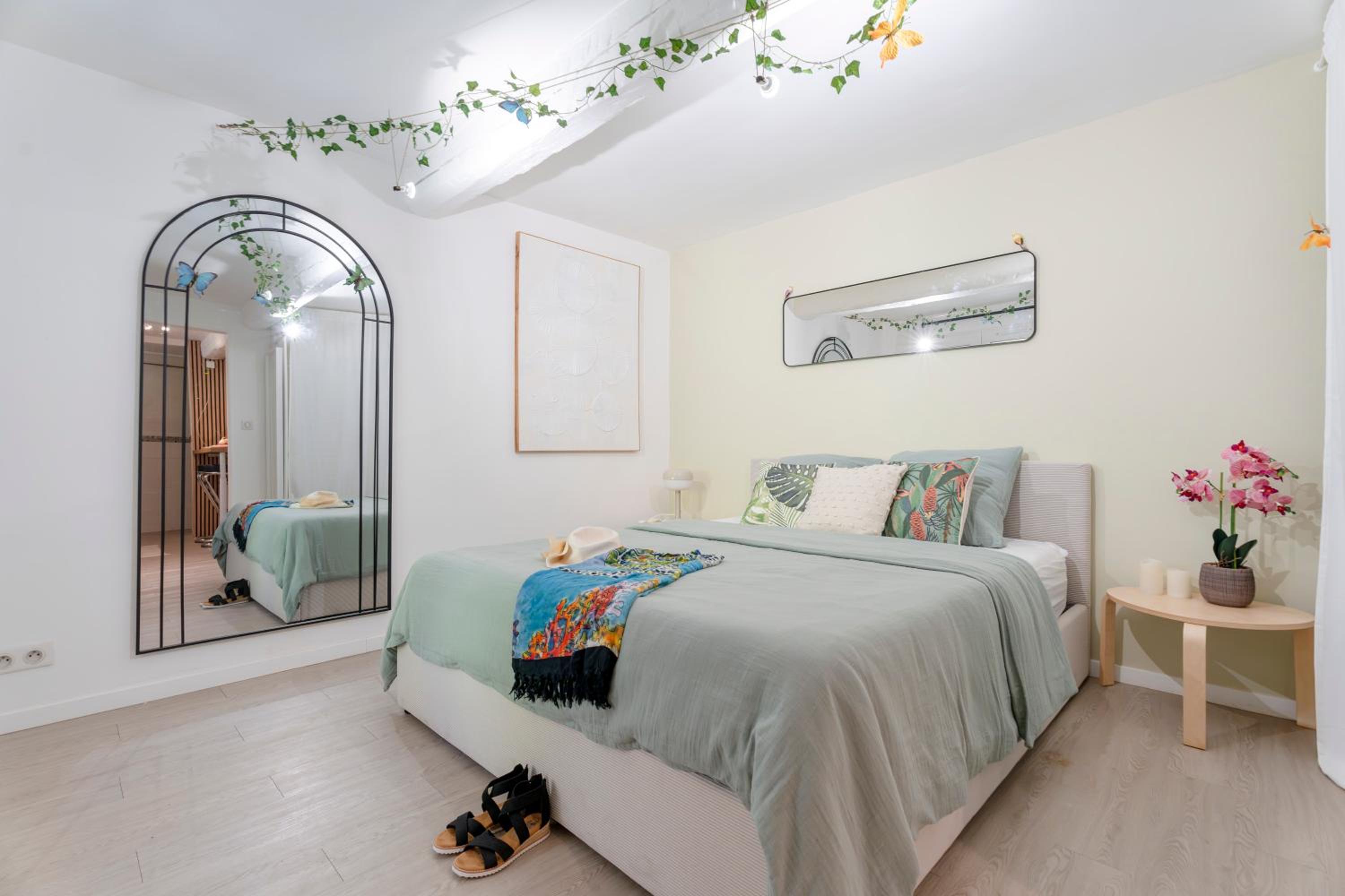 L'Escale - Idéal Pro & Couple - WIFI HD - 5min Port Toulon & Plage - Sauna Exclusif & Terrasse Privée - Piscine