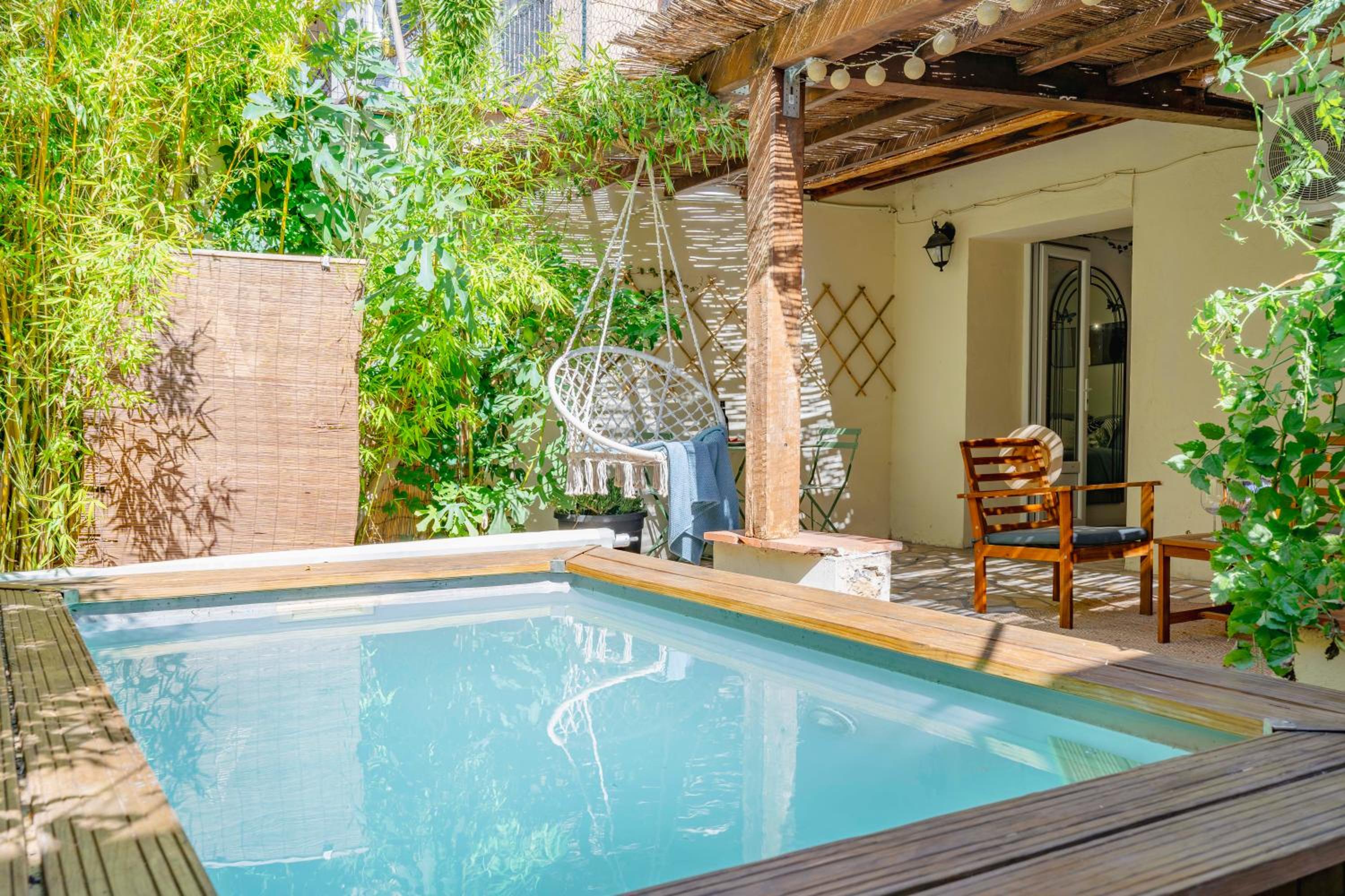L'Escale - Idéal Pro & Couple - WIFI HD - 5min Port Toulon & Plage - Sauna Exclusif & Terrasse Privée - Piscine