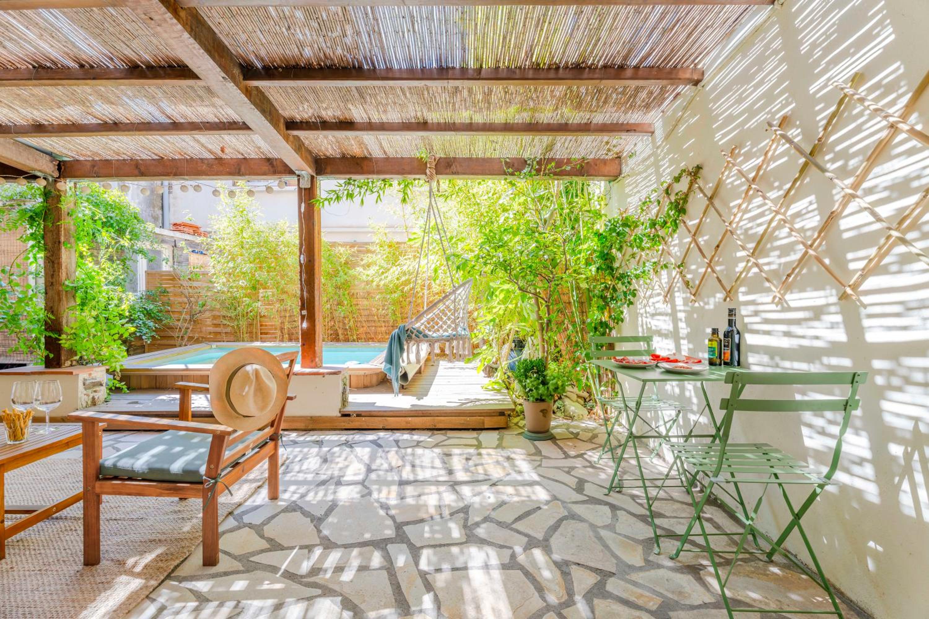 L'Escale - Idéal Pro & Couple - WIFI HD - 5min Port Toulon & Plage - Sauna Exclusif & Terrasse Privée - Piscine