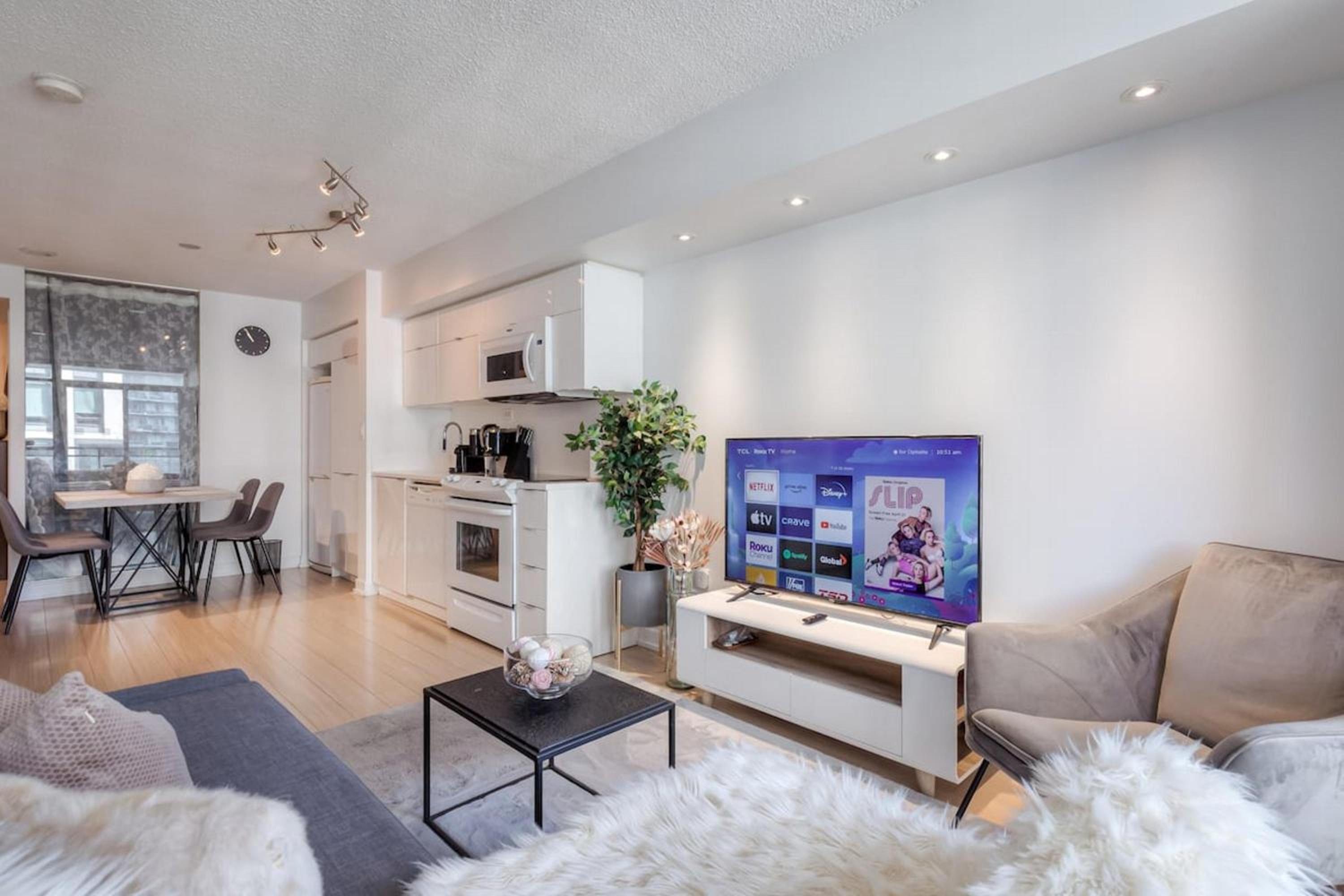 Modern 2 Bedroom plus Den Condo with Balcony Downtown Toronto