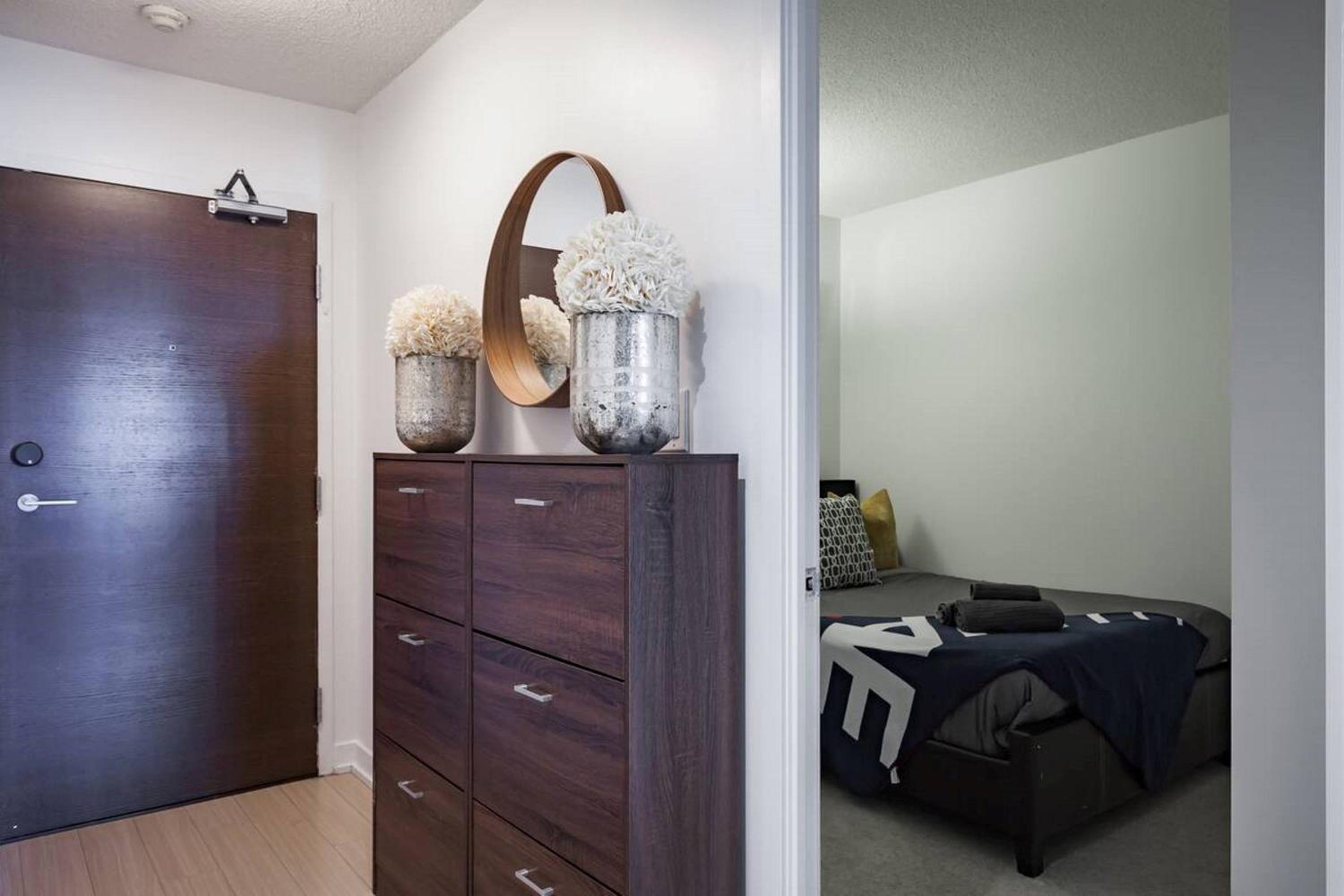 Modern 2 Bedroom plus Den Condo with Balcony Downtown Toronto