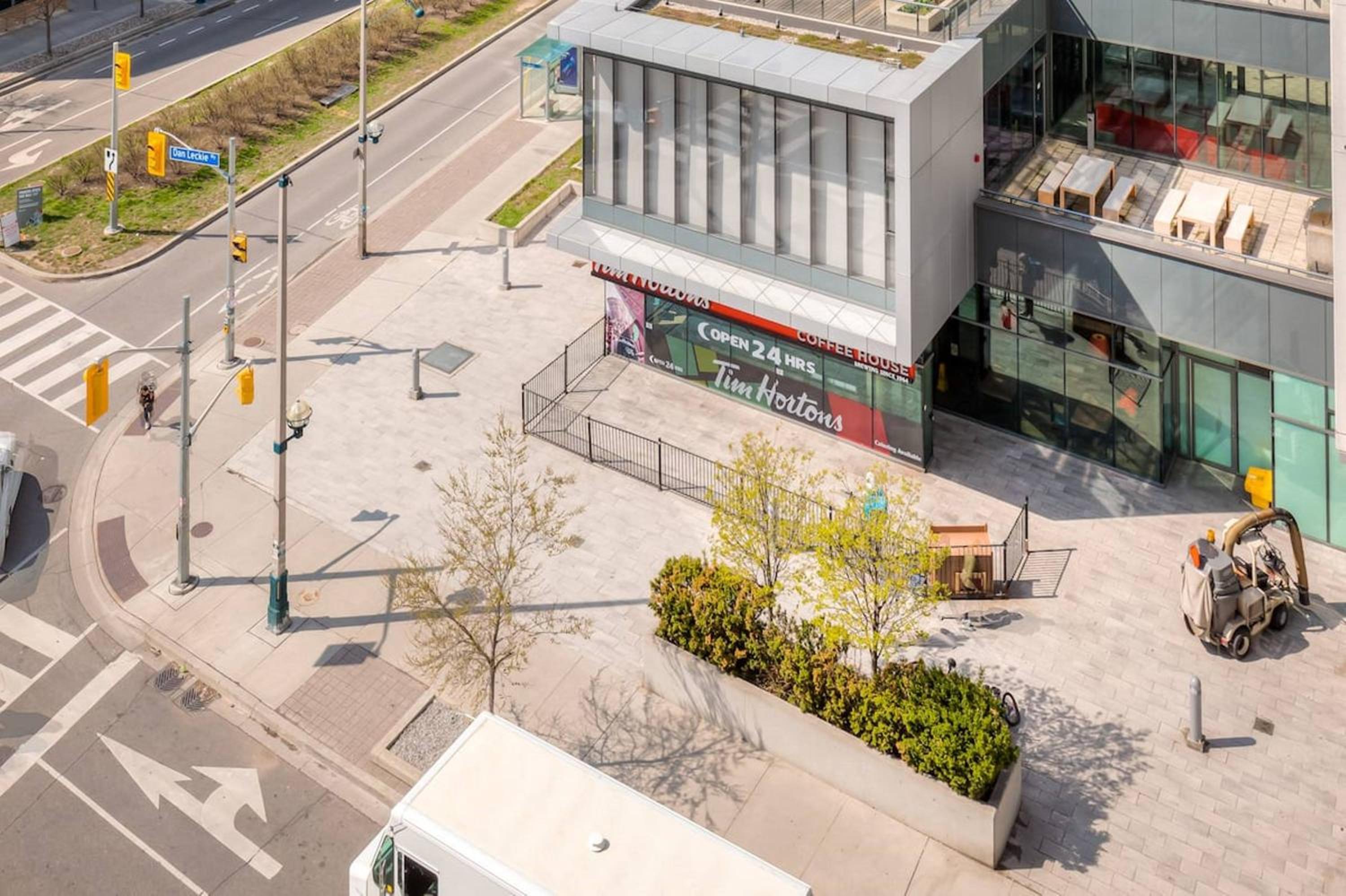 Modern 2 Bedroom plus Den Condo with Balcony Downtown Toronto