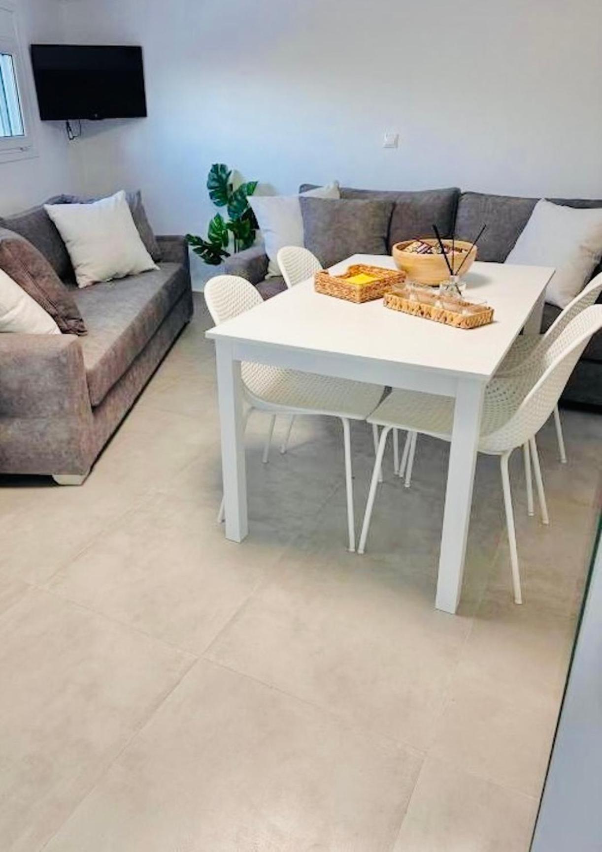 SESI LUXURY SUITES Seaside & Private Pool