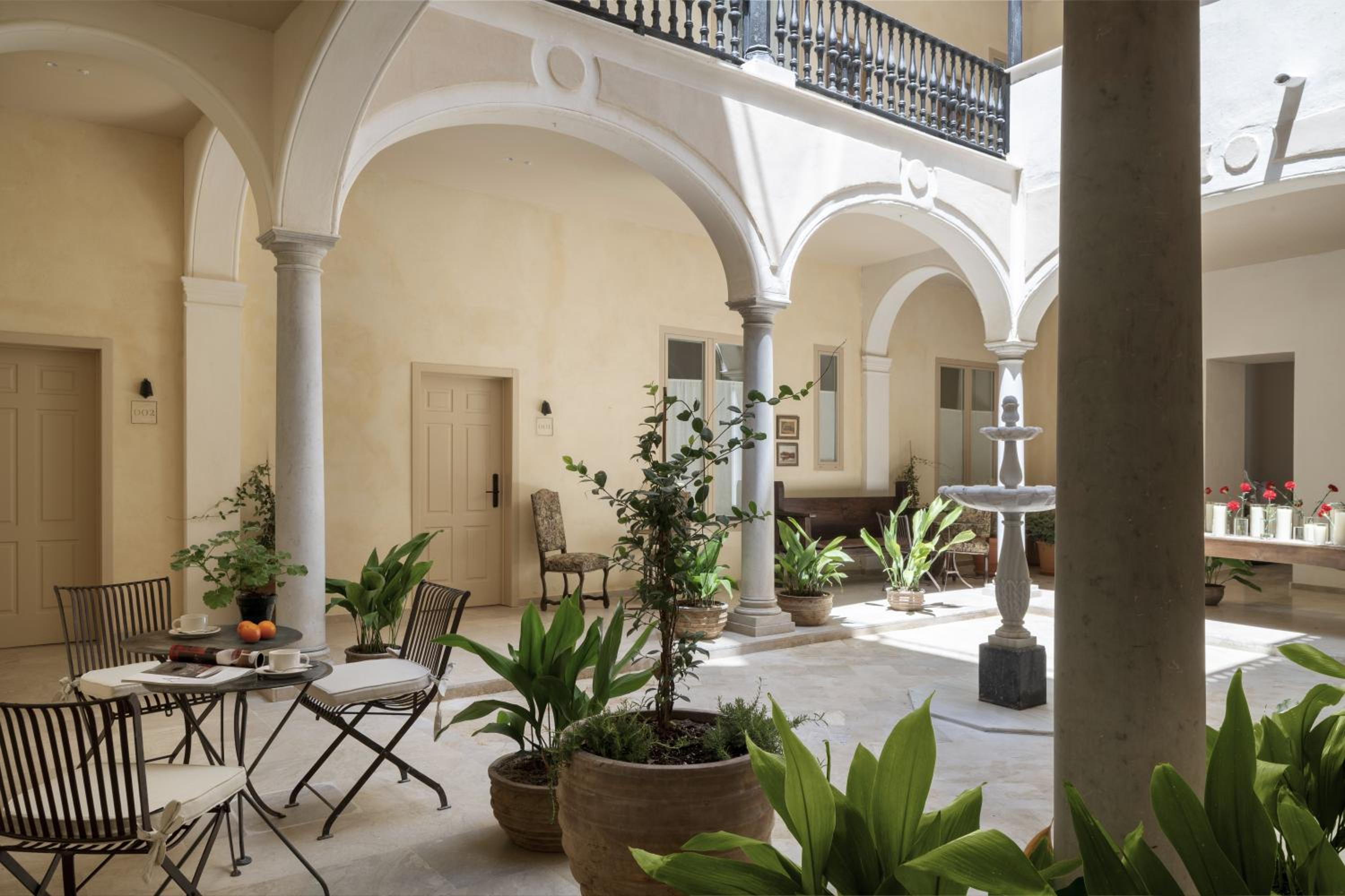 Raíces Alameda Casa Palacio