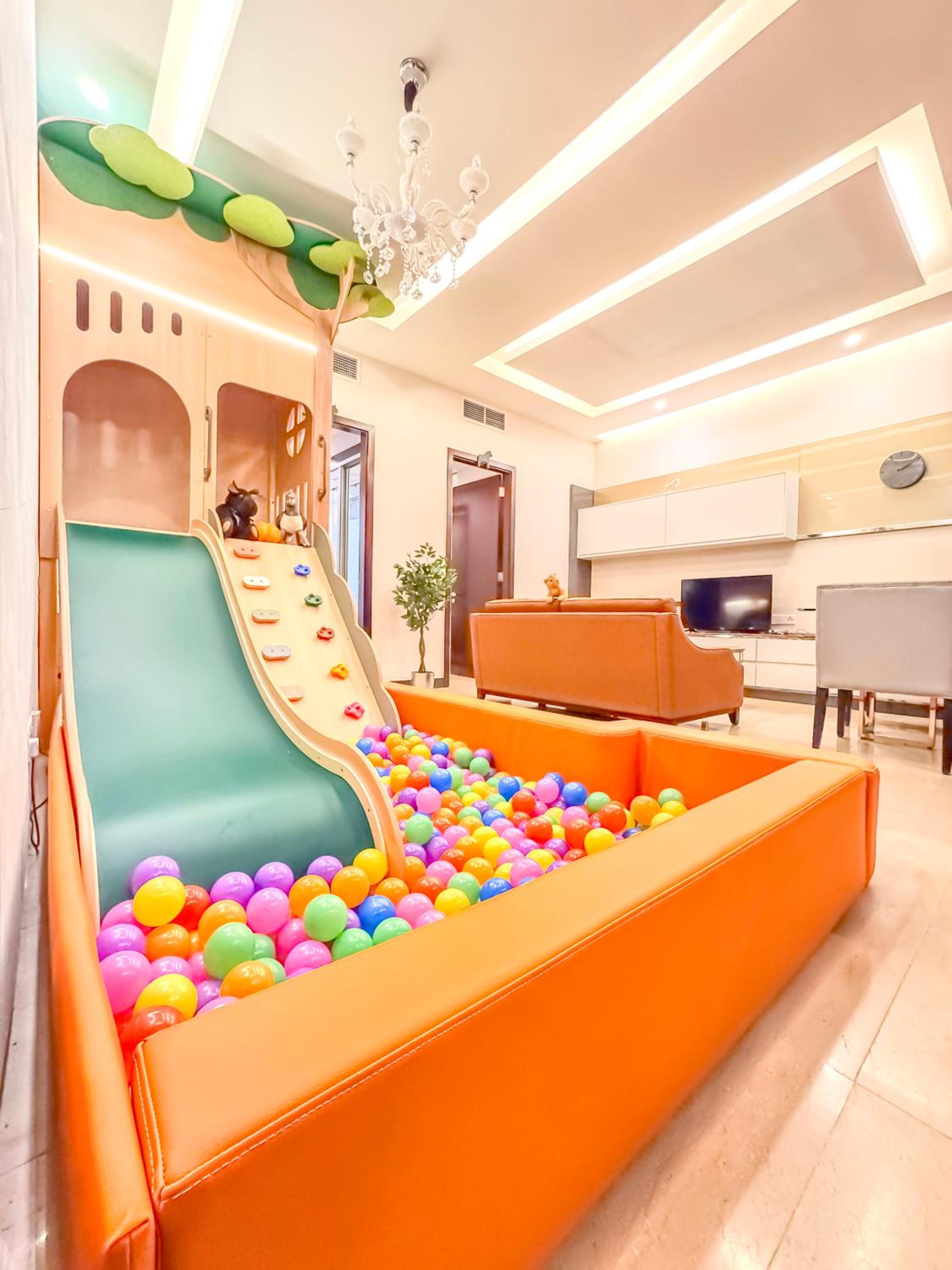 Pavilion TRX Top Floor Suite, Kid-Friendly Slide, Dorsett Bukit Bintang, Kuala Lumpur Malaysia