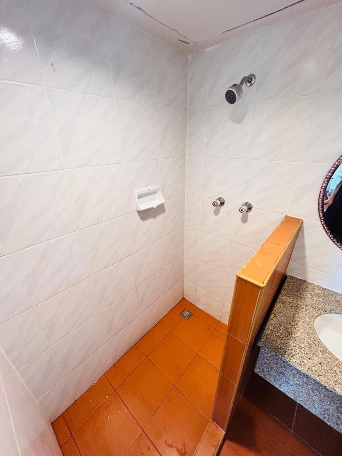 Omni Tower Nana- Fully Furnished Apartments Bangkok