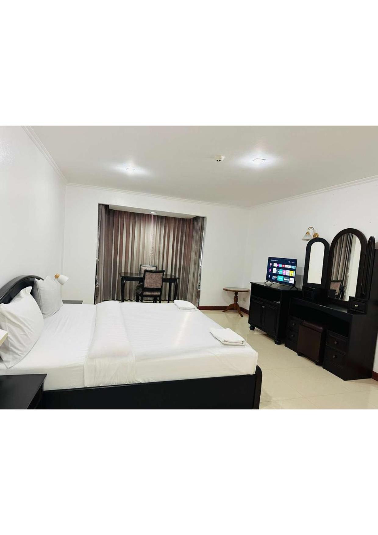 Omni Tower Nana- Fully Furnished Apartments Bangkok
