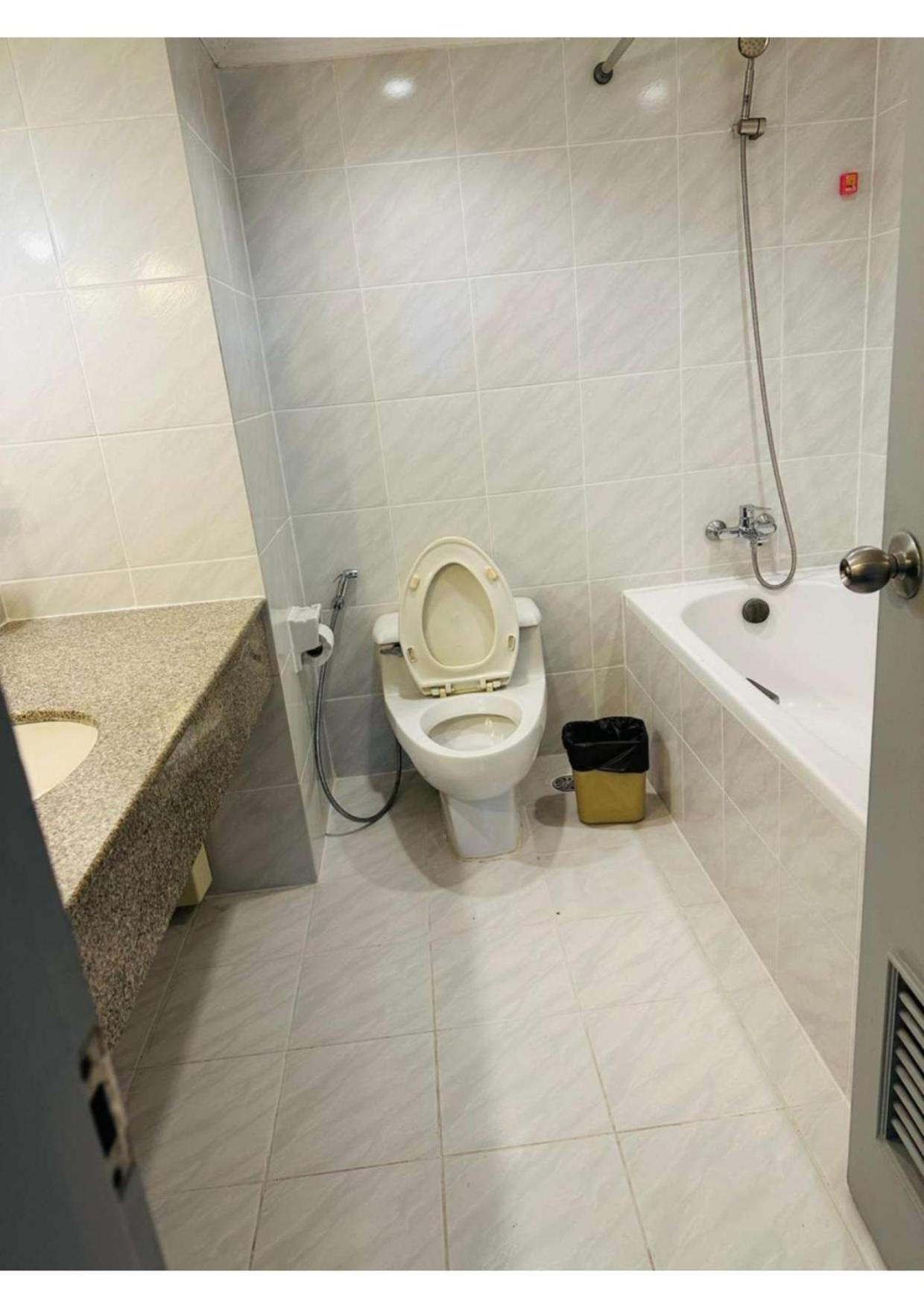 Omni Tower Nana- Fully Furnished Apartments Bangkok