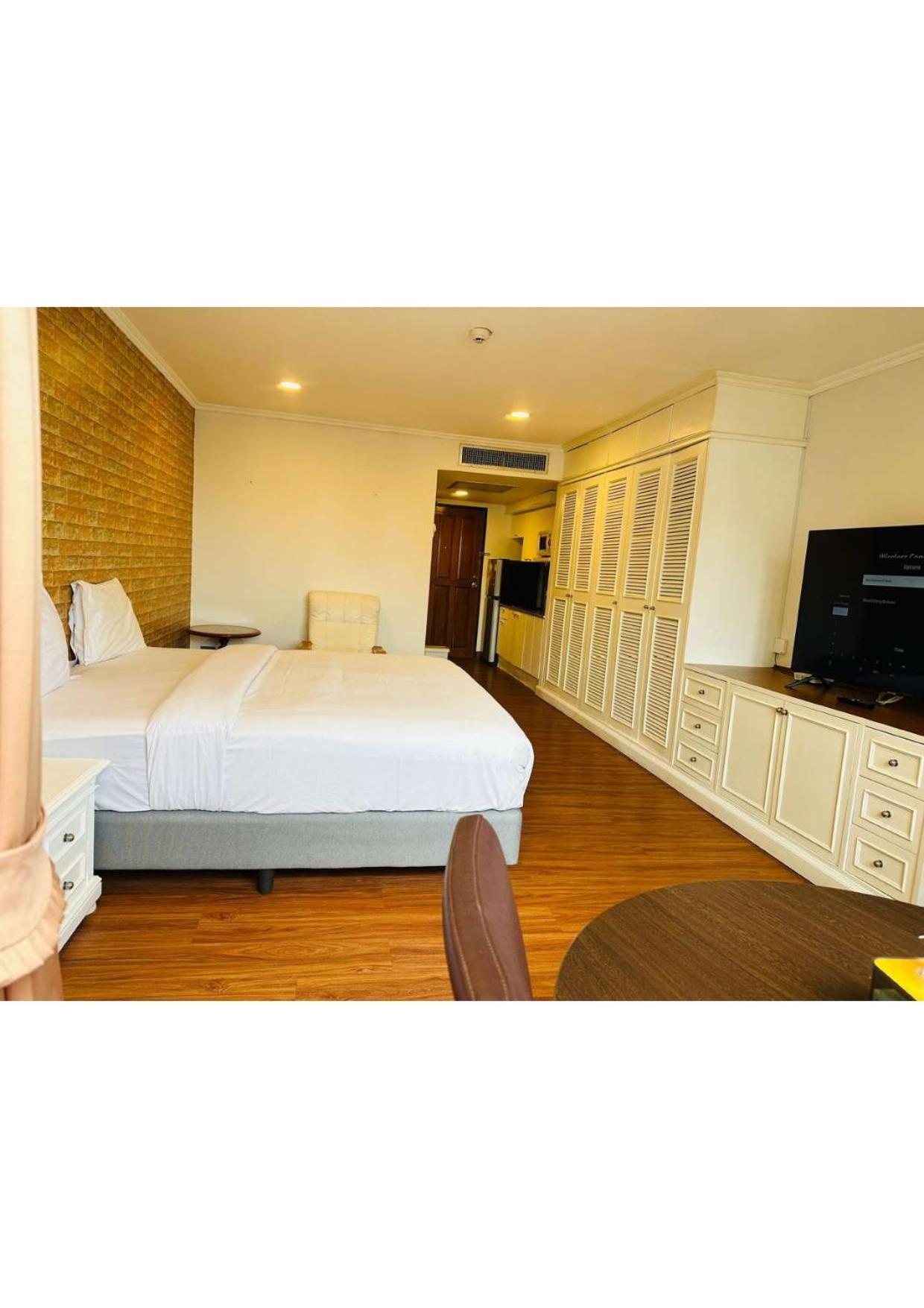 Omni Tower Nana- Fully Furnished Apartments Bangkok