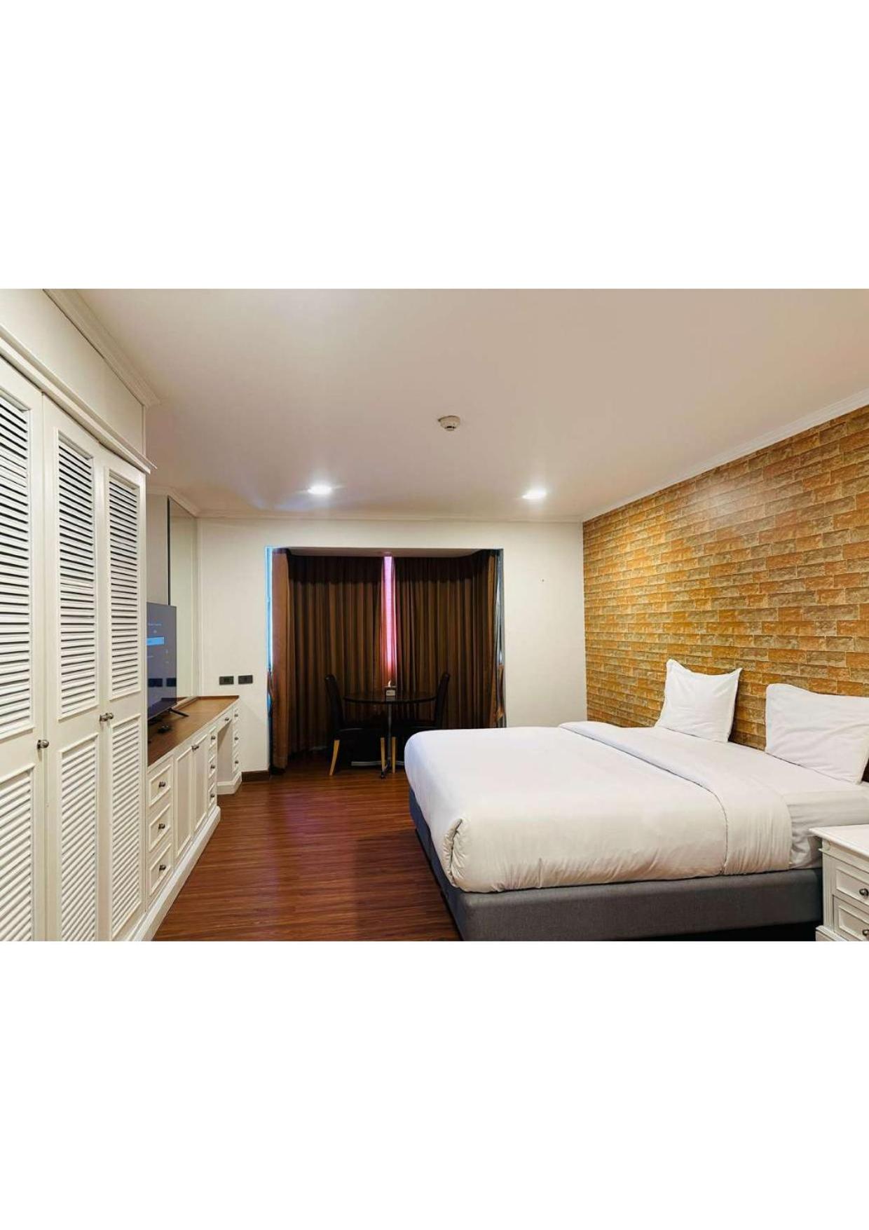 Omni Tower Nana- Fully Furnished Apartments Bangkok