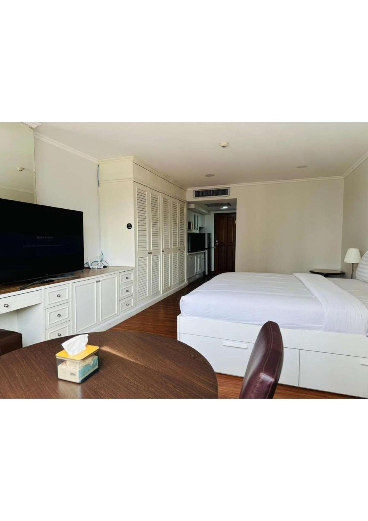 Omni Tower Nana- Fully Furnished Apartments Bangkok