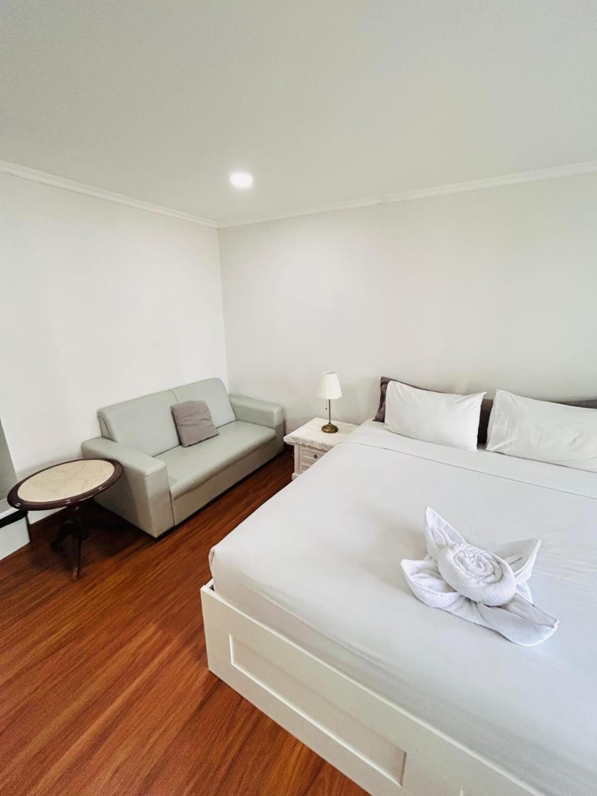 Omni Tower Nana- Fully Furnished Apartments Bangkok