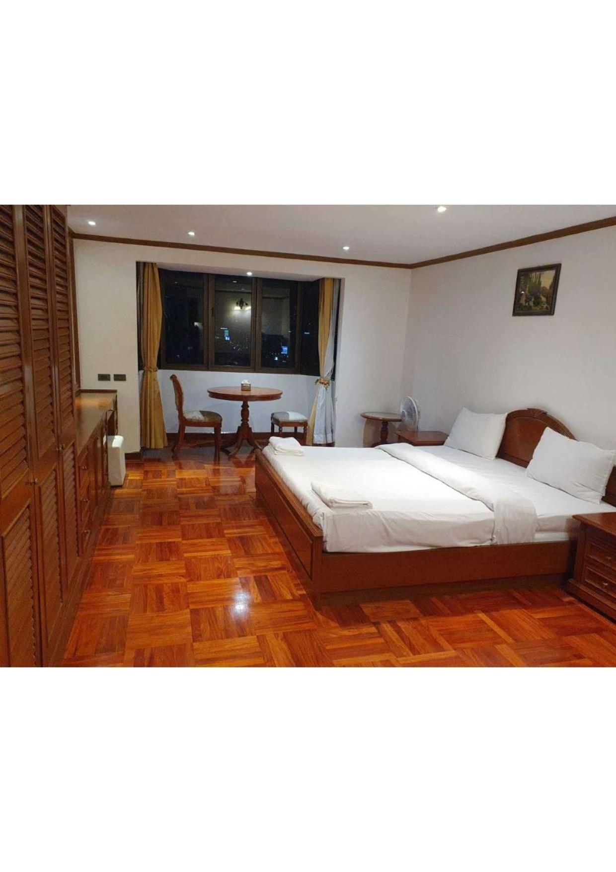 Omni Tower Nana- Fully Furnished Apartments Bangkok