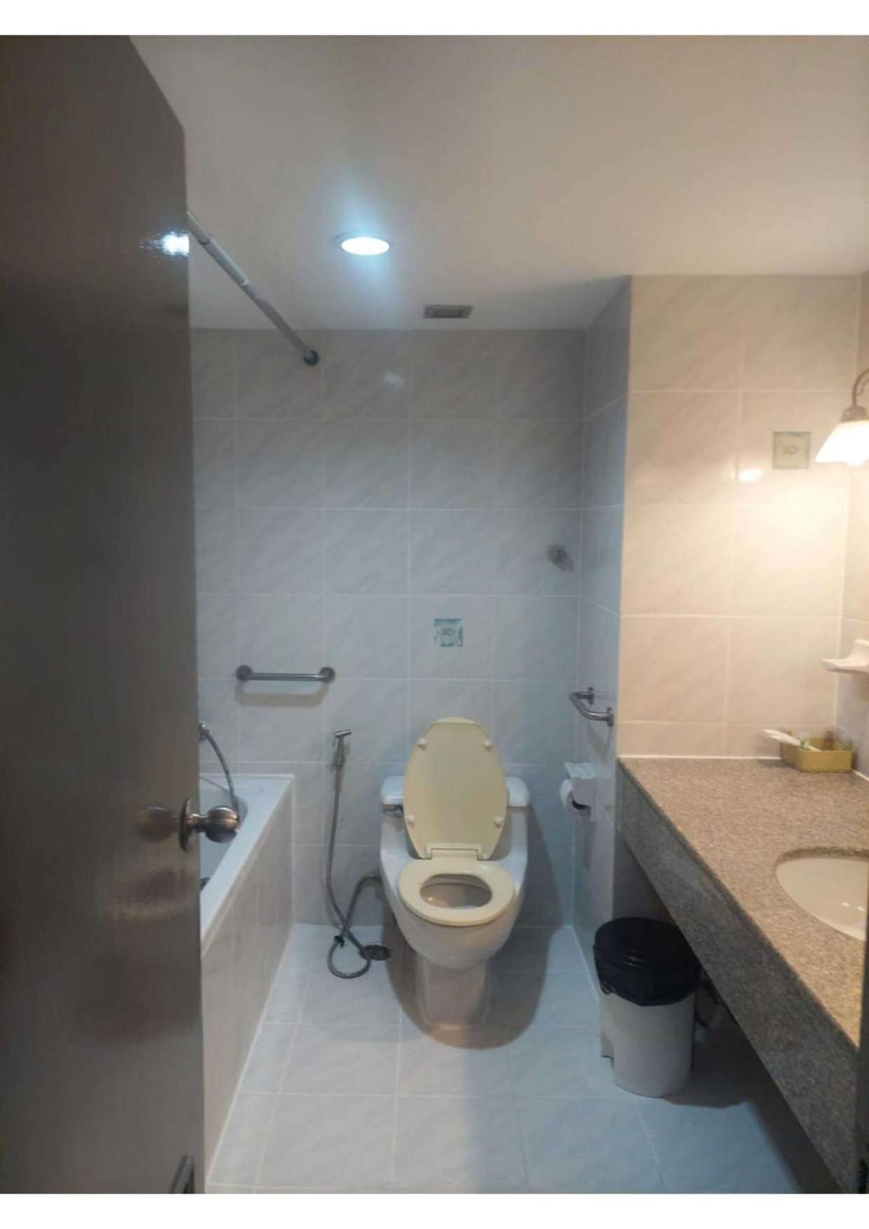 Omni Tower Nana- Fully Furnished Apartments Bangkok