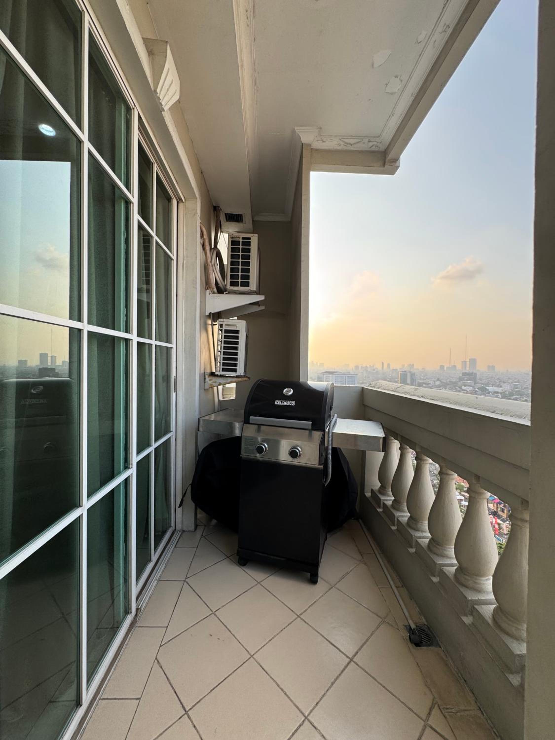 2 Bedroom apartment at Senayan