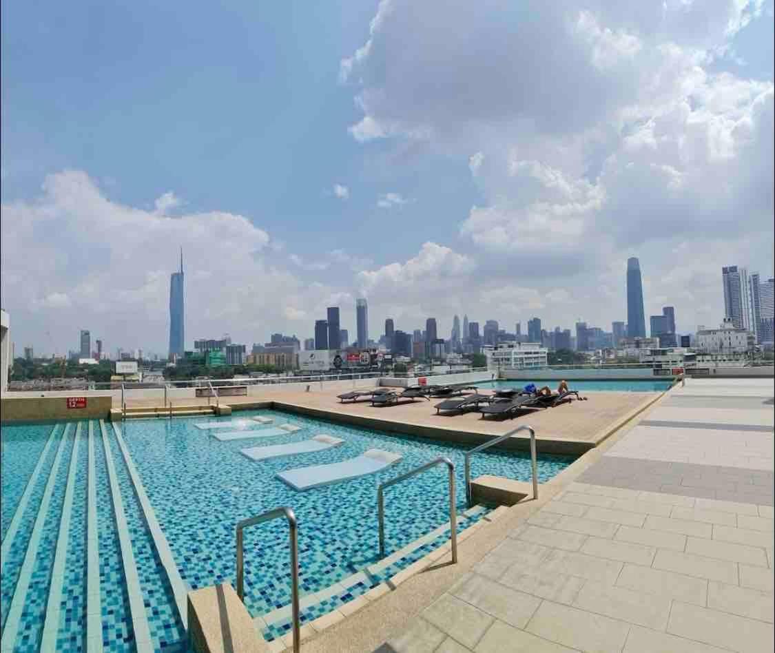 Infinity Pool 7pax City Homestay KL Mrt Velo TRX