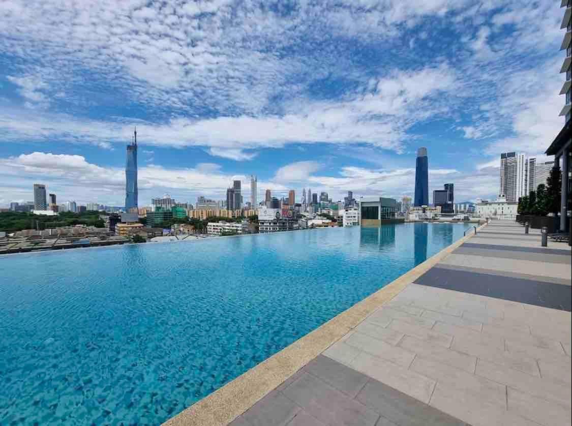 Infinity Pool 7pax City Homestay KL Mrt Velo TRX