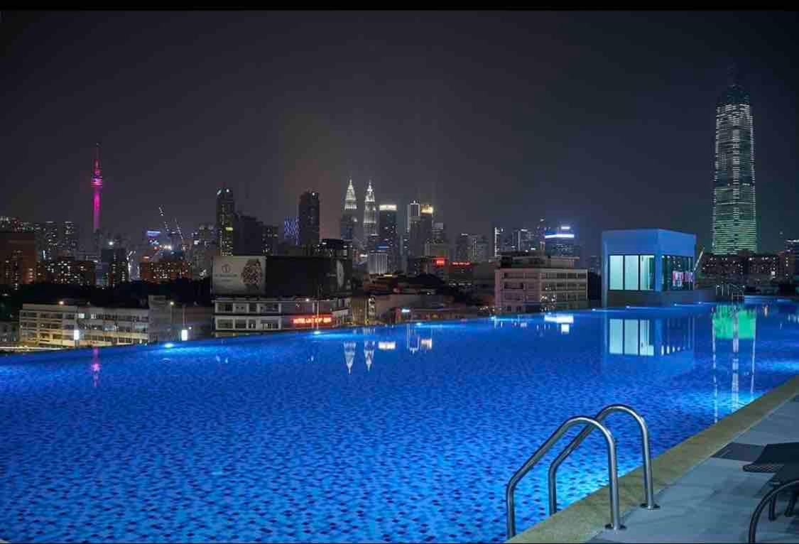 Infinity Pool 7pax City Homestay KL Mrt Velo TRX