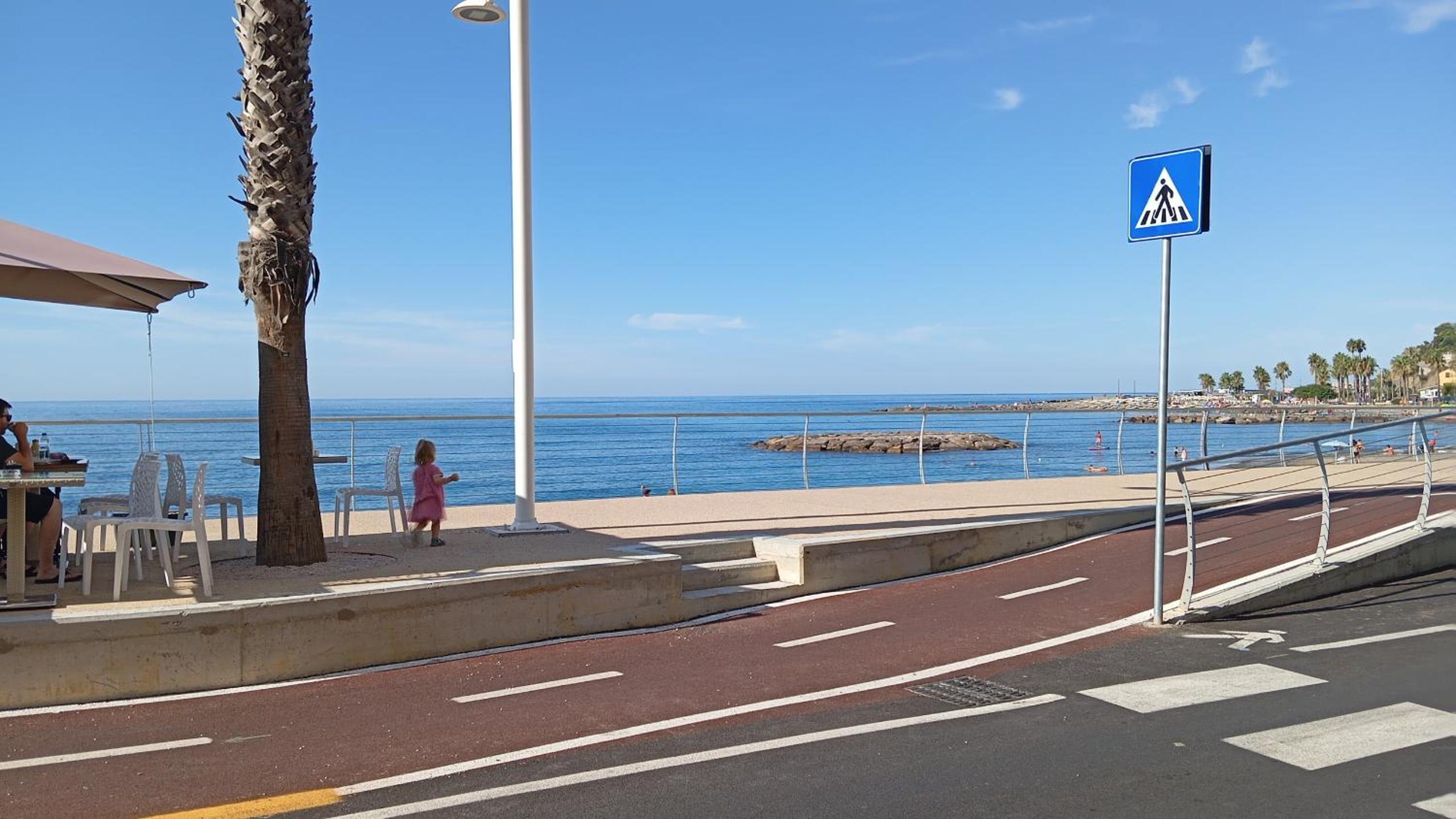 Meine Sonne Riviera, appartamento storico con vista mare, terrazzo e parcheggio