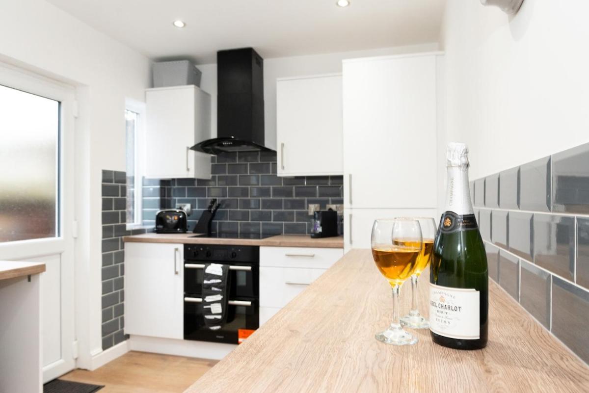 Argyle House Stunning 2 Bed Town Centre Home from Home with Private Parking