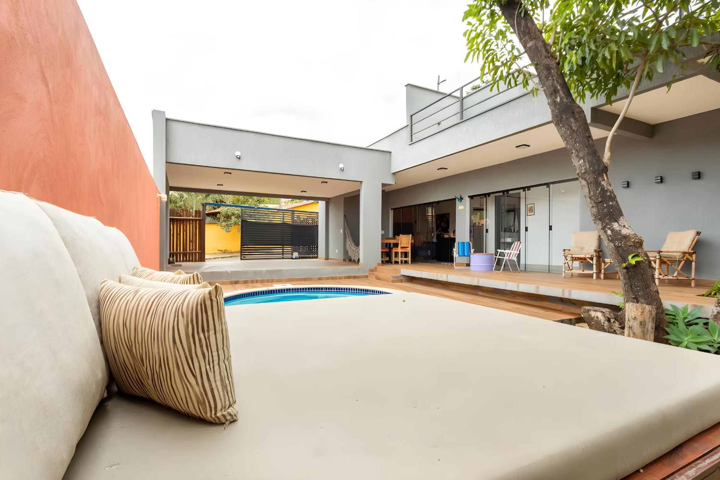 Casa com piscina, vista das montanhas, terraço, quintal