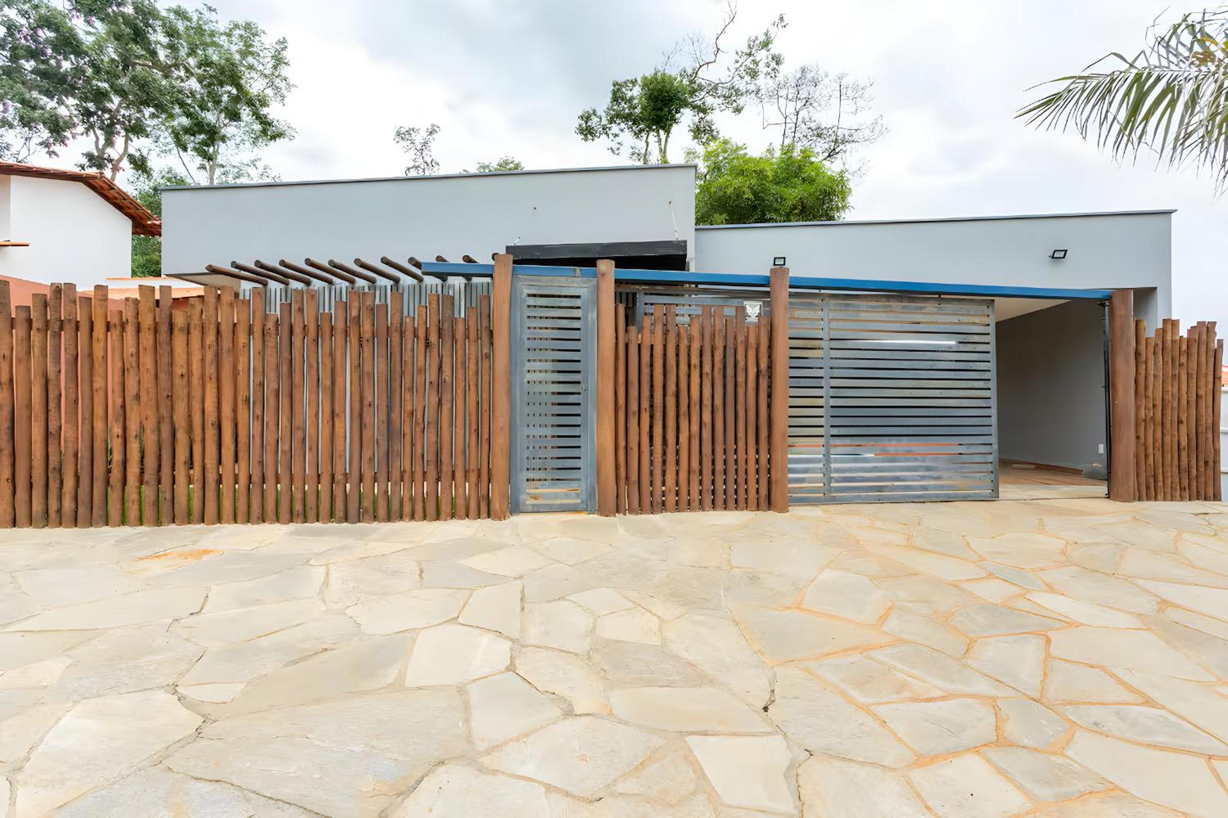 Casa com piscina, vista das montanhas, terraço, quintal
