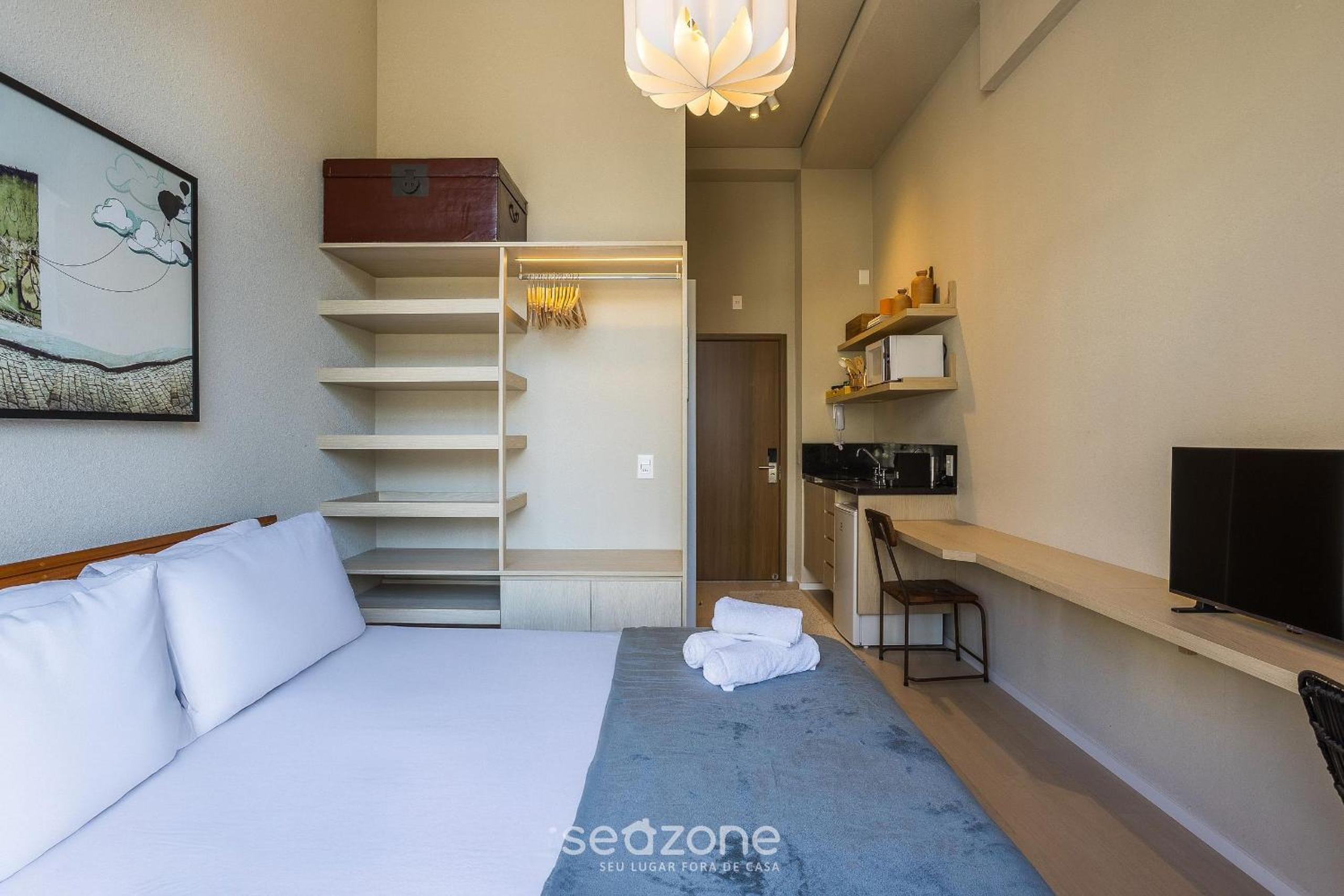 Studios in a Building with Pool and Gym in Perdizes - ABY