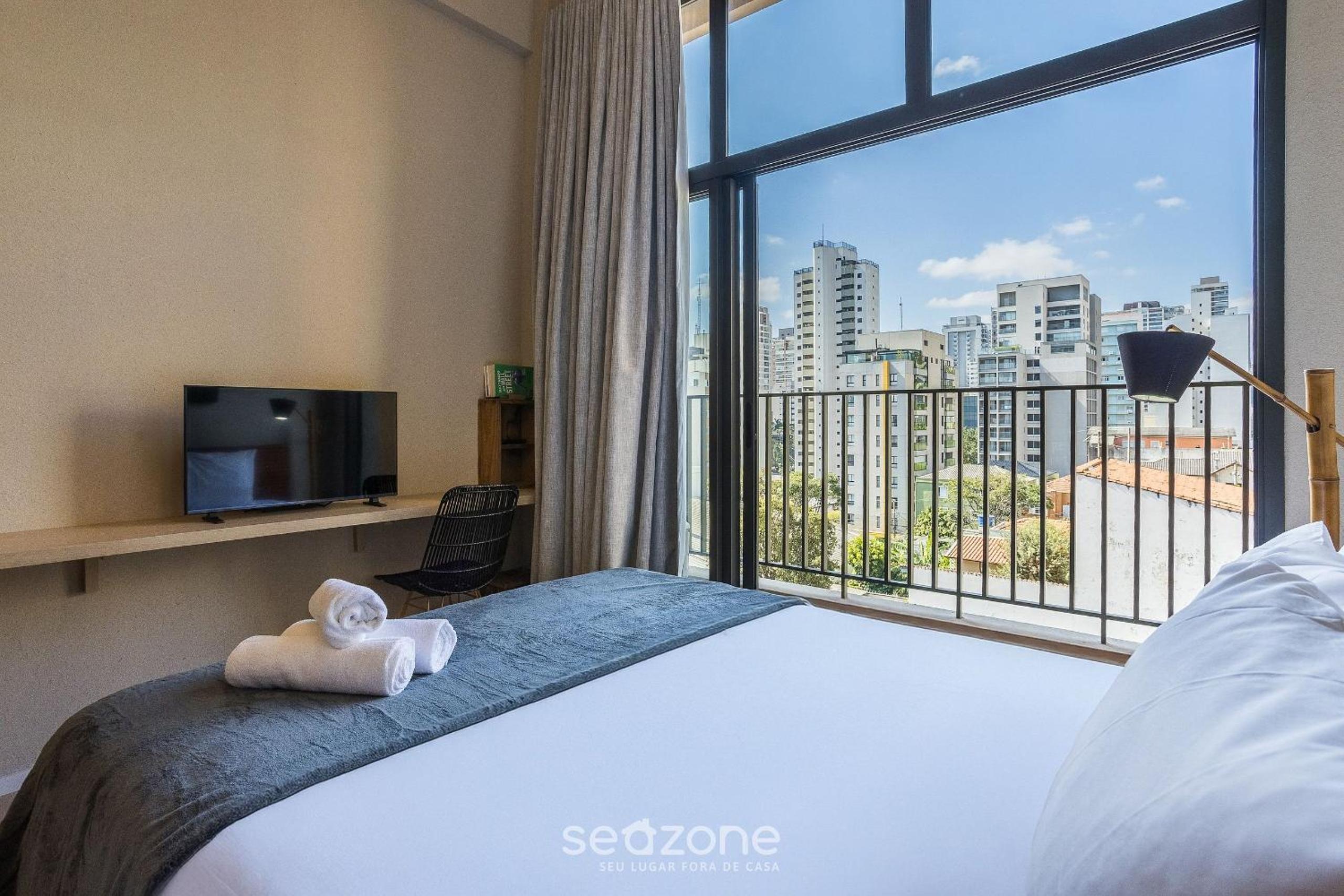 Studios in a Building with Pool and Gym in Perdizes - ABY
