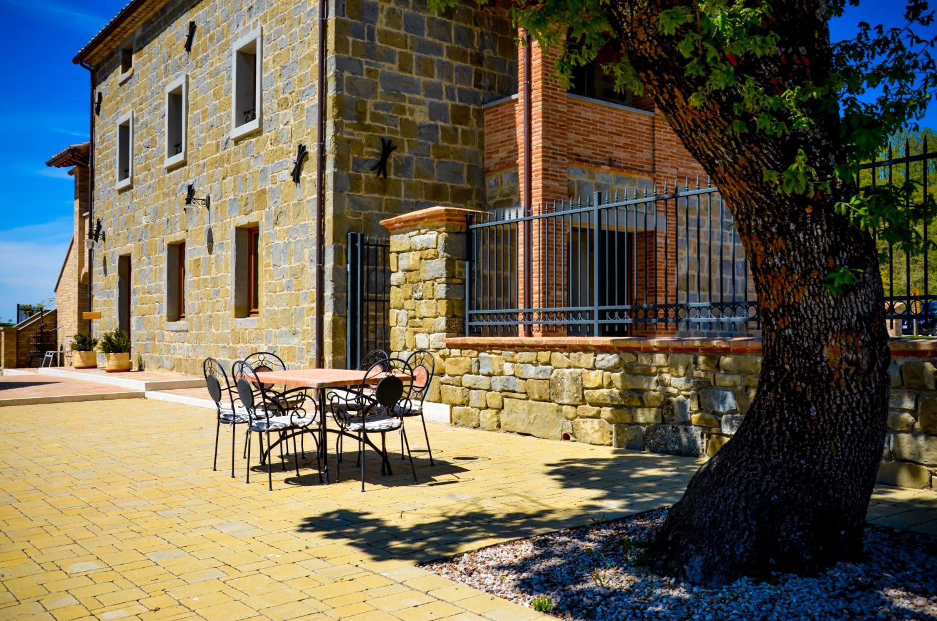 Tenuta Borgo Santa Cecilia
