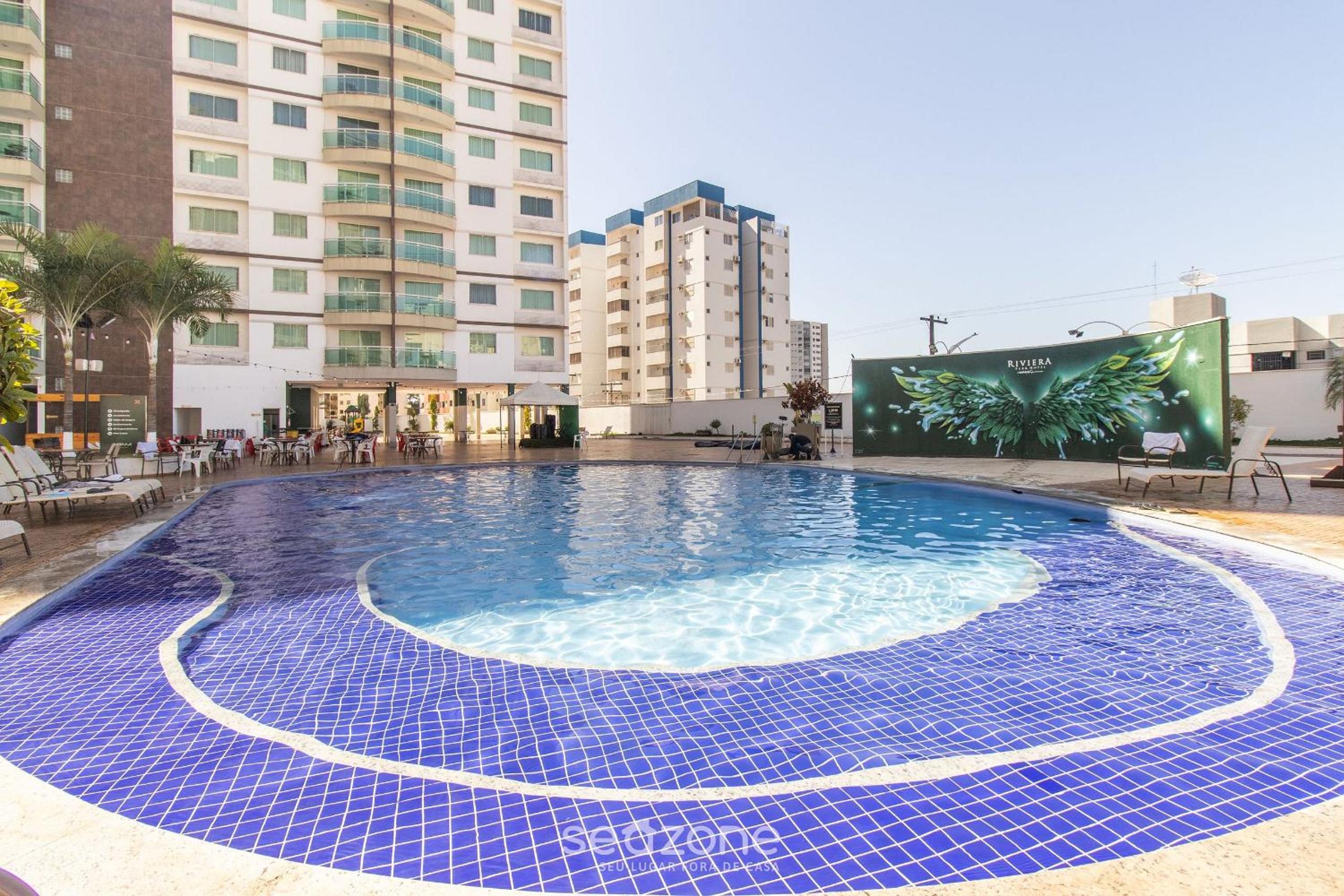 2 B Apt in Building w/Pool near Downtown | ACM0865