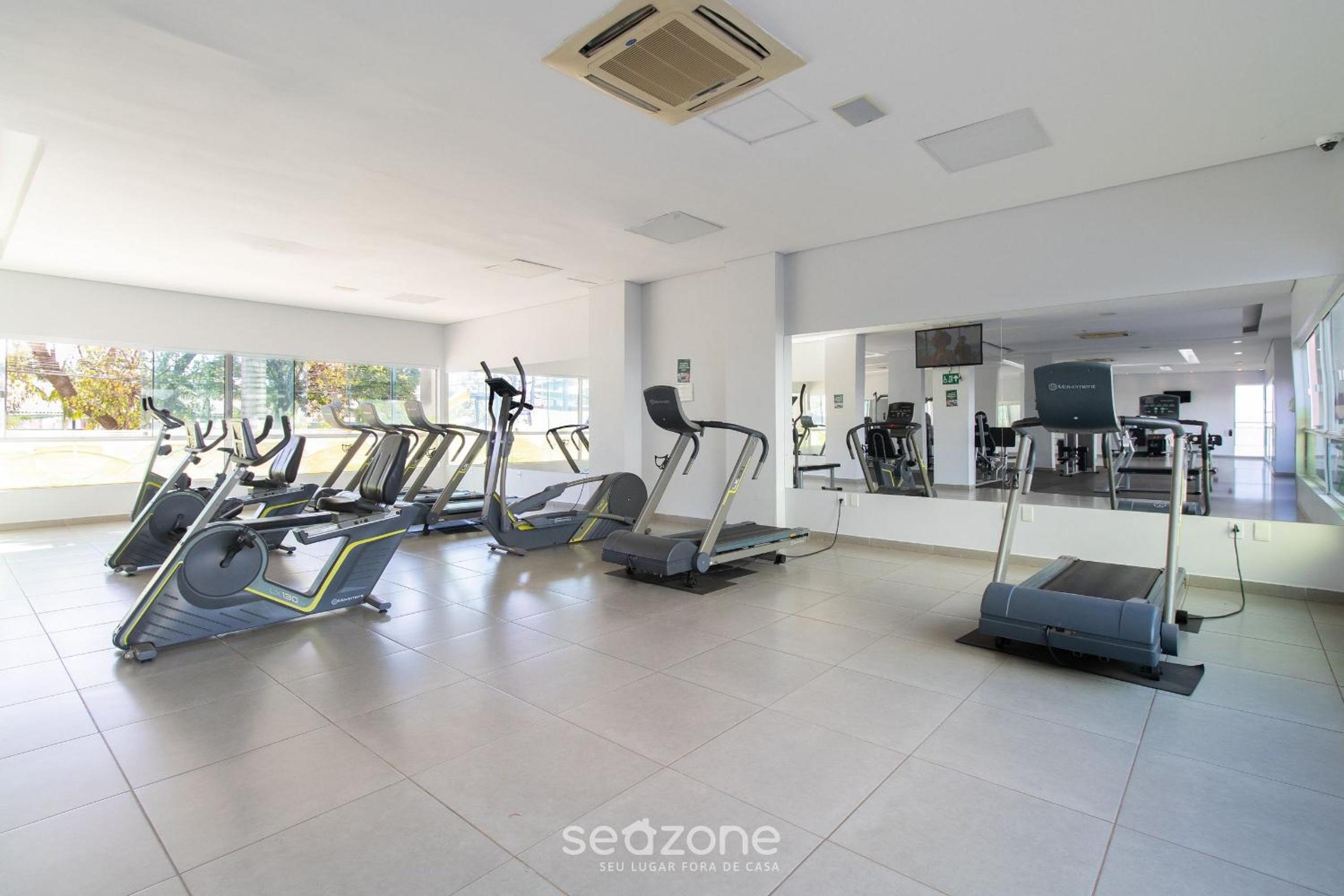 2 B Apt in Building w/Pool near Downtown | ACM0865