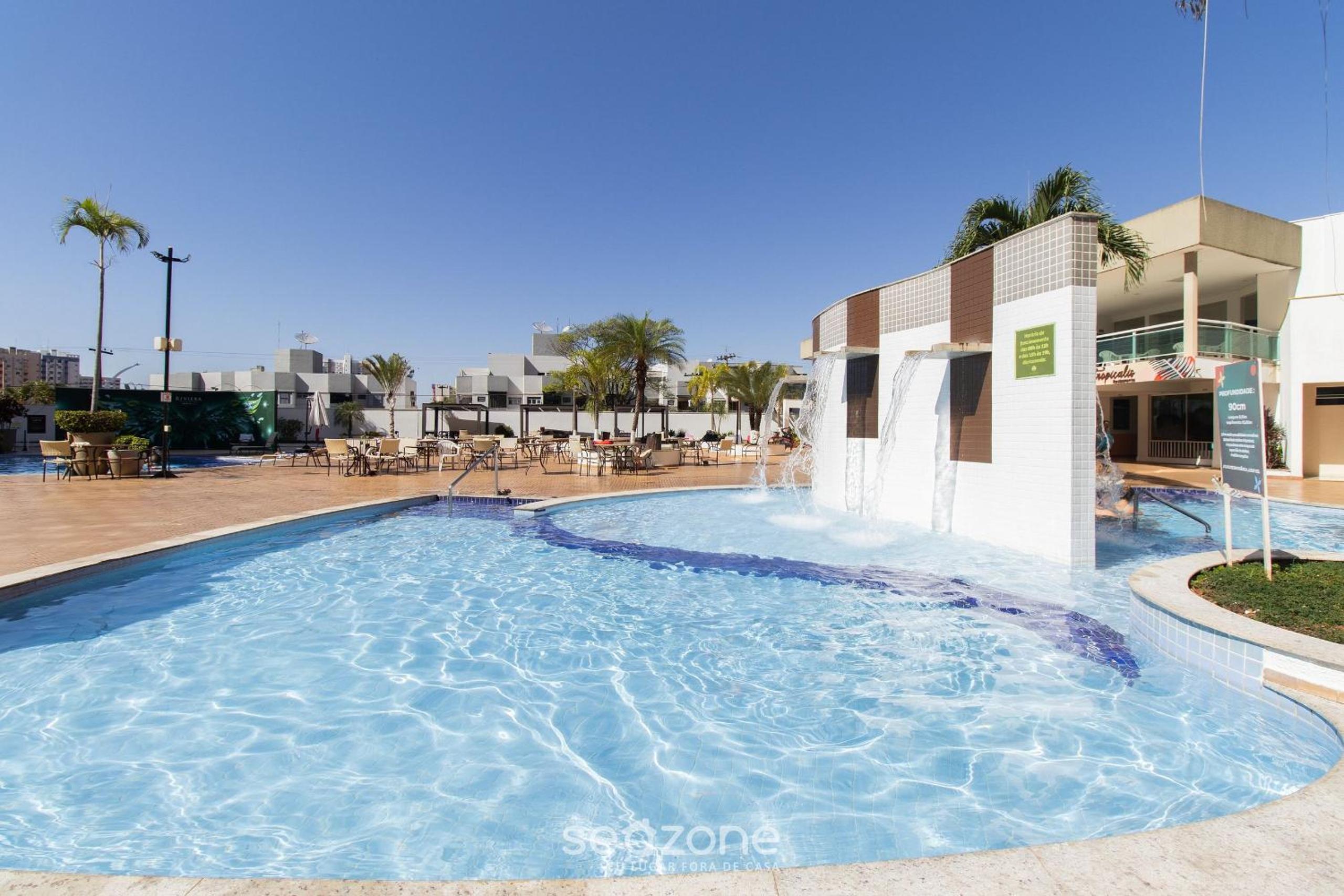 2 B Apt in Building w/Pool near Downtown | ACM0865