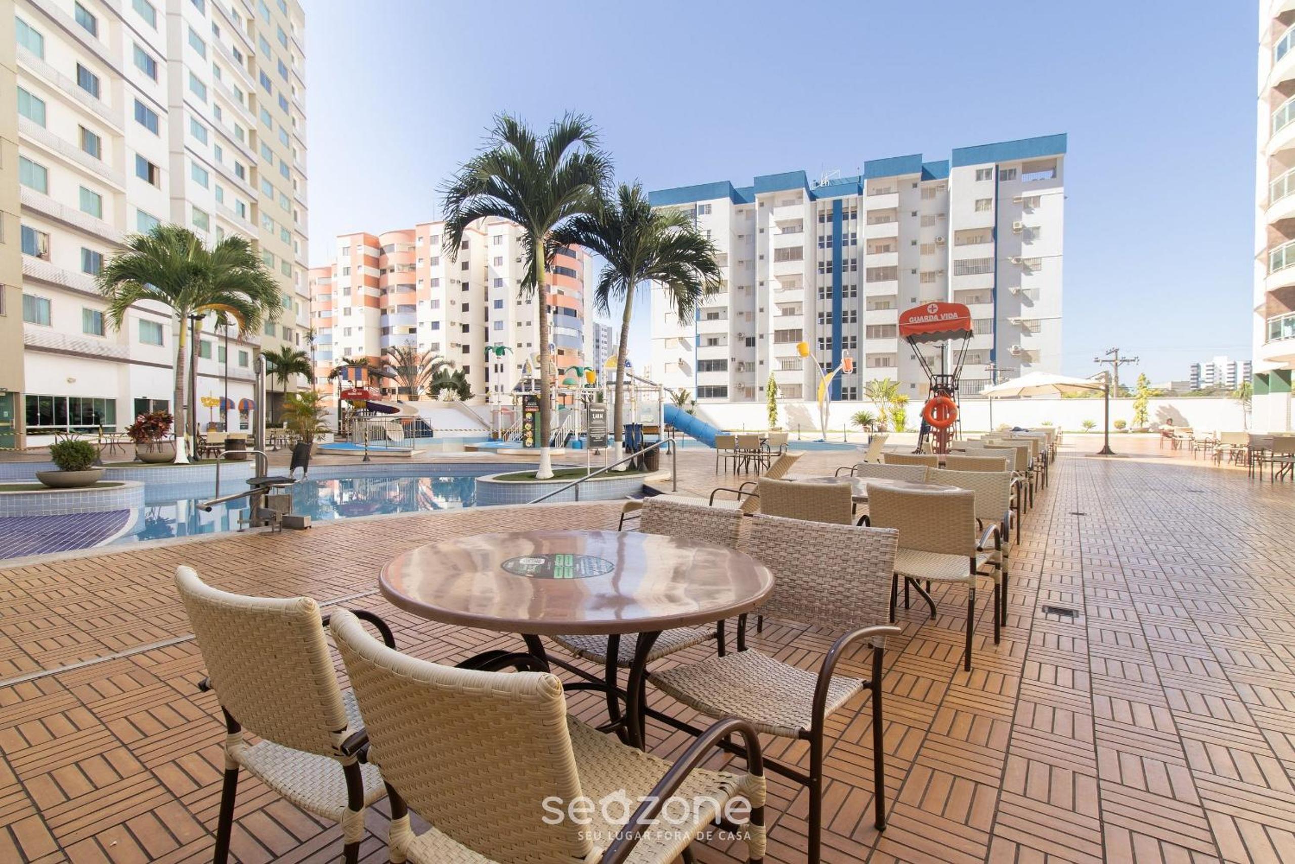 2 B Apt in Building w/Pool near Downtown | ACM0865
