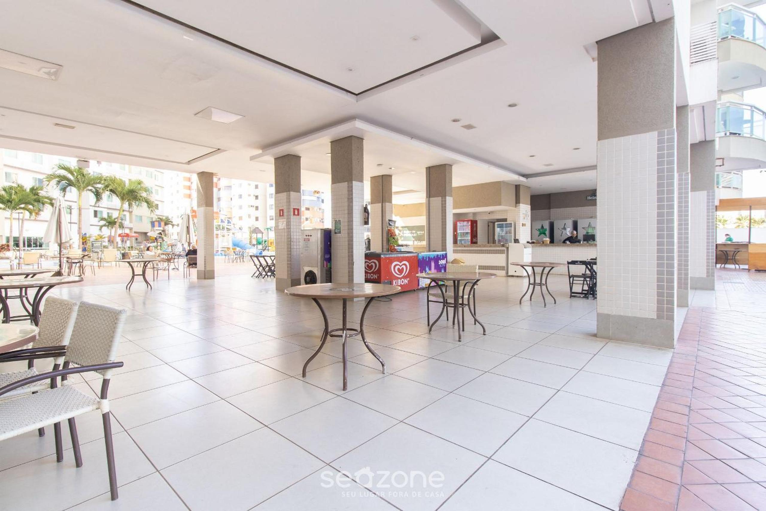 2 B Apt in Building w/Pool near Downtown | ACM0865