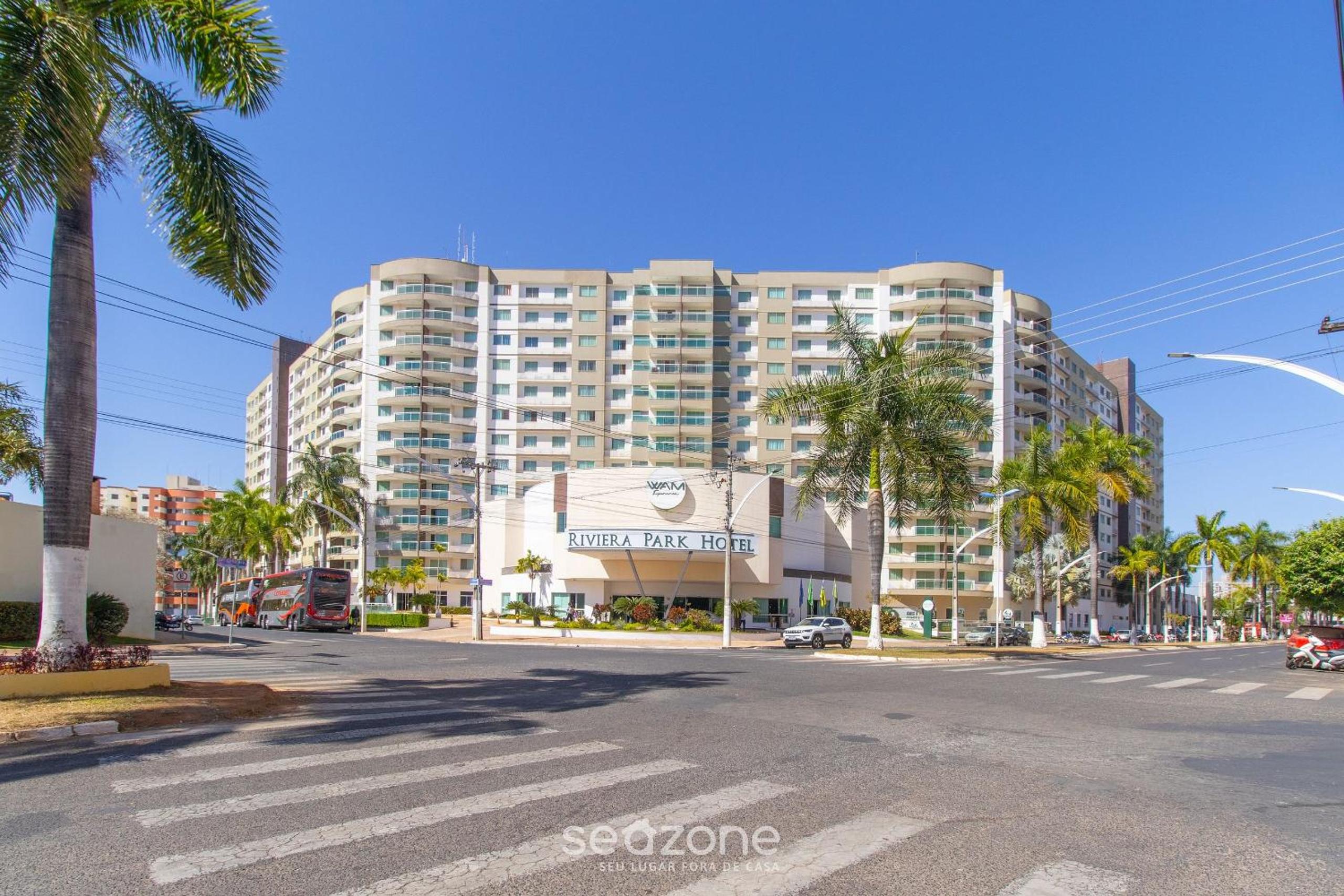 2 B Apt in Building w/Pool near Downtown | ACM0865