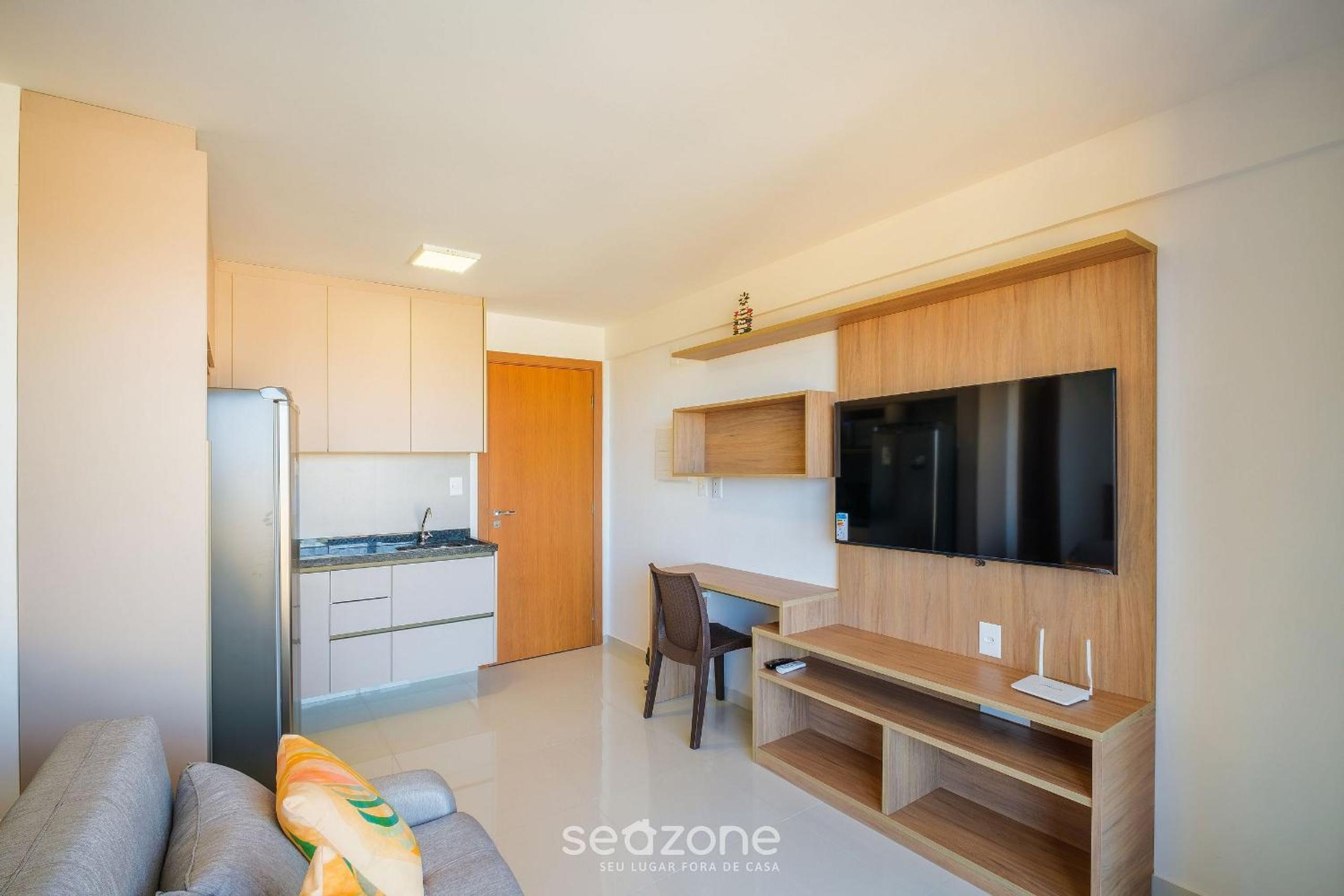 Stay just steps from Itapuã beach, with pool and gym - RGF