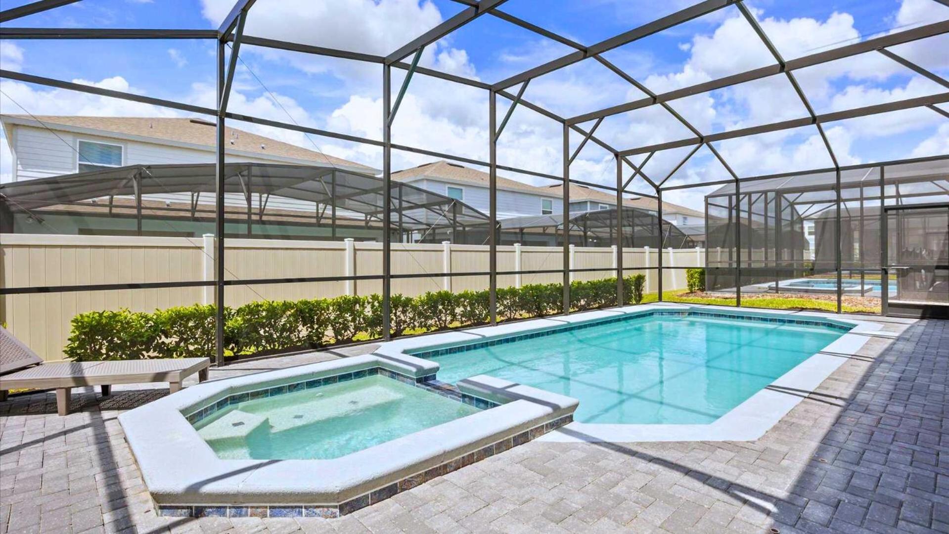 Newly Renovated Home w Pool Hot Tub & Games Room