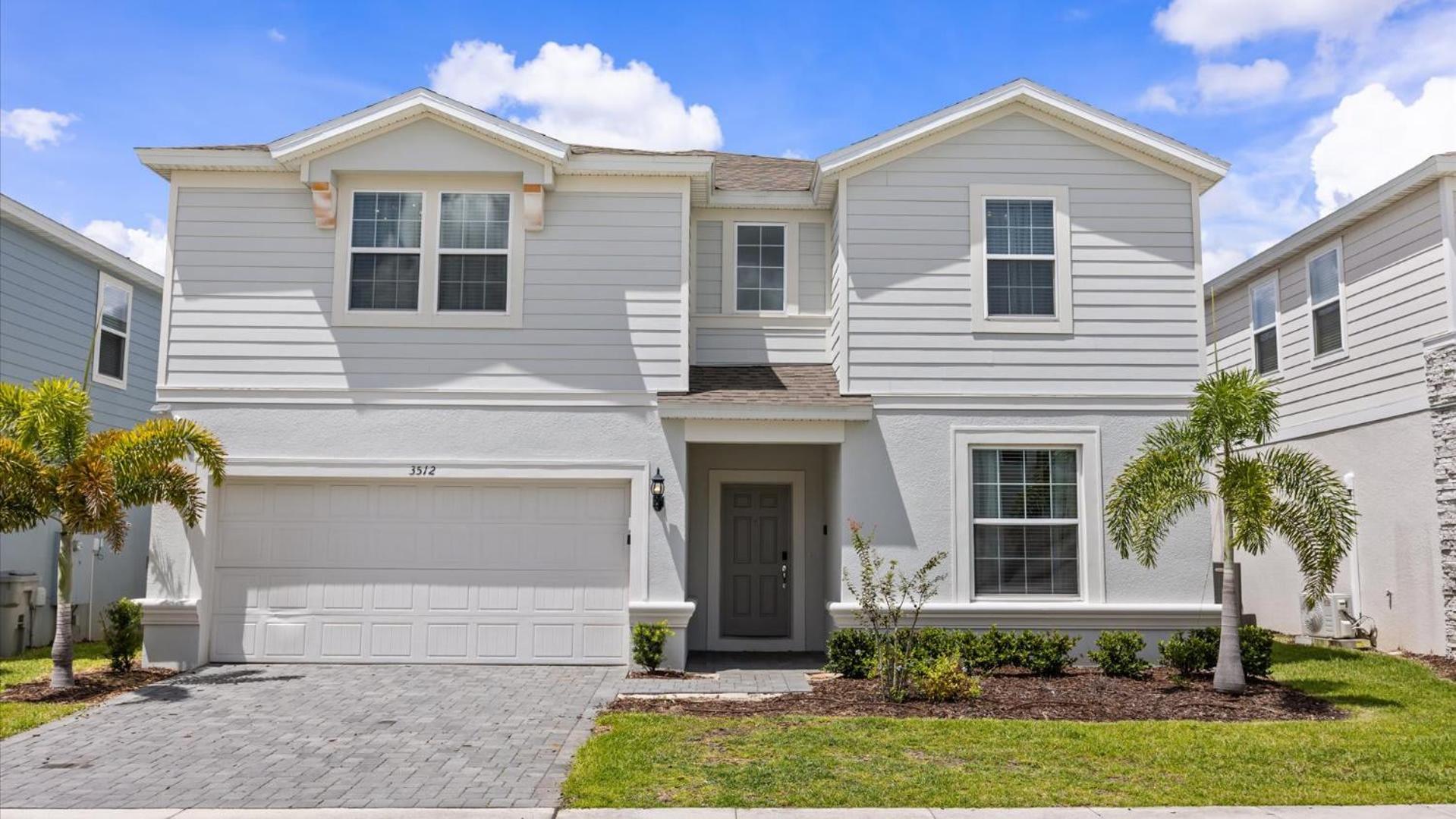 Newly Renovated Home w Pool Hot Tub & Games Room