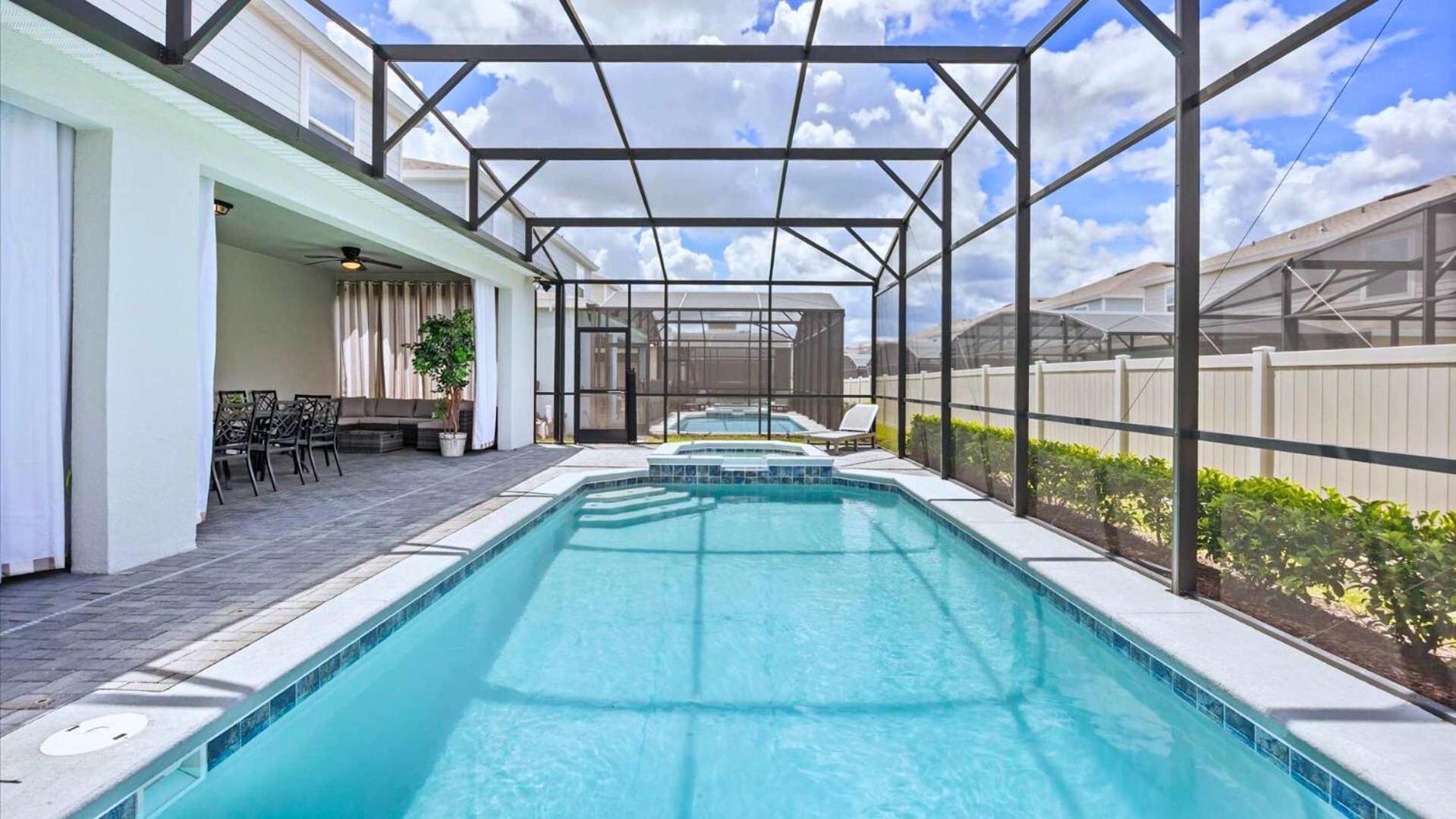 Newly Renovated Home w Pool Hot Tub & Games Room