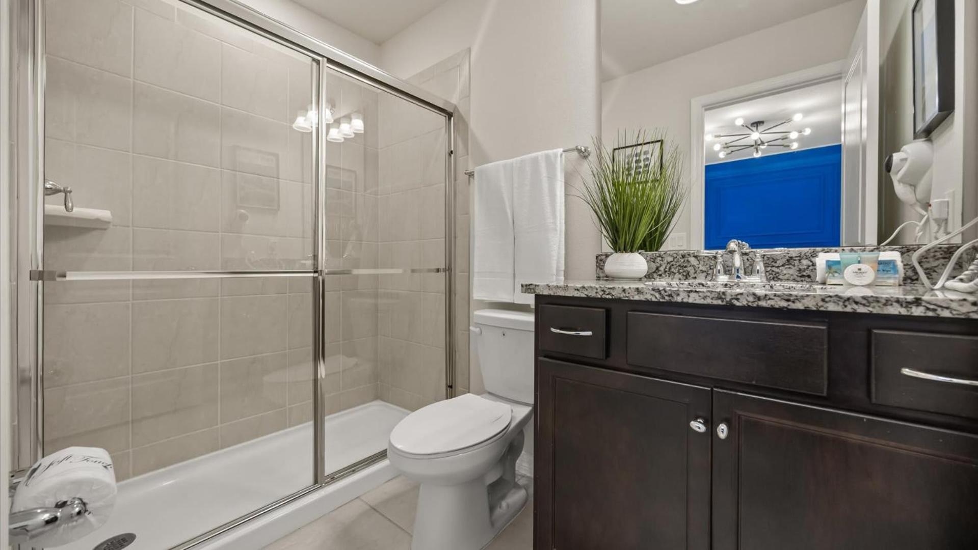 Newly Renovated Home w Pool Hot Tub & Games Room