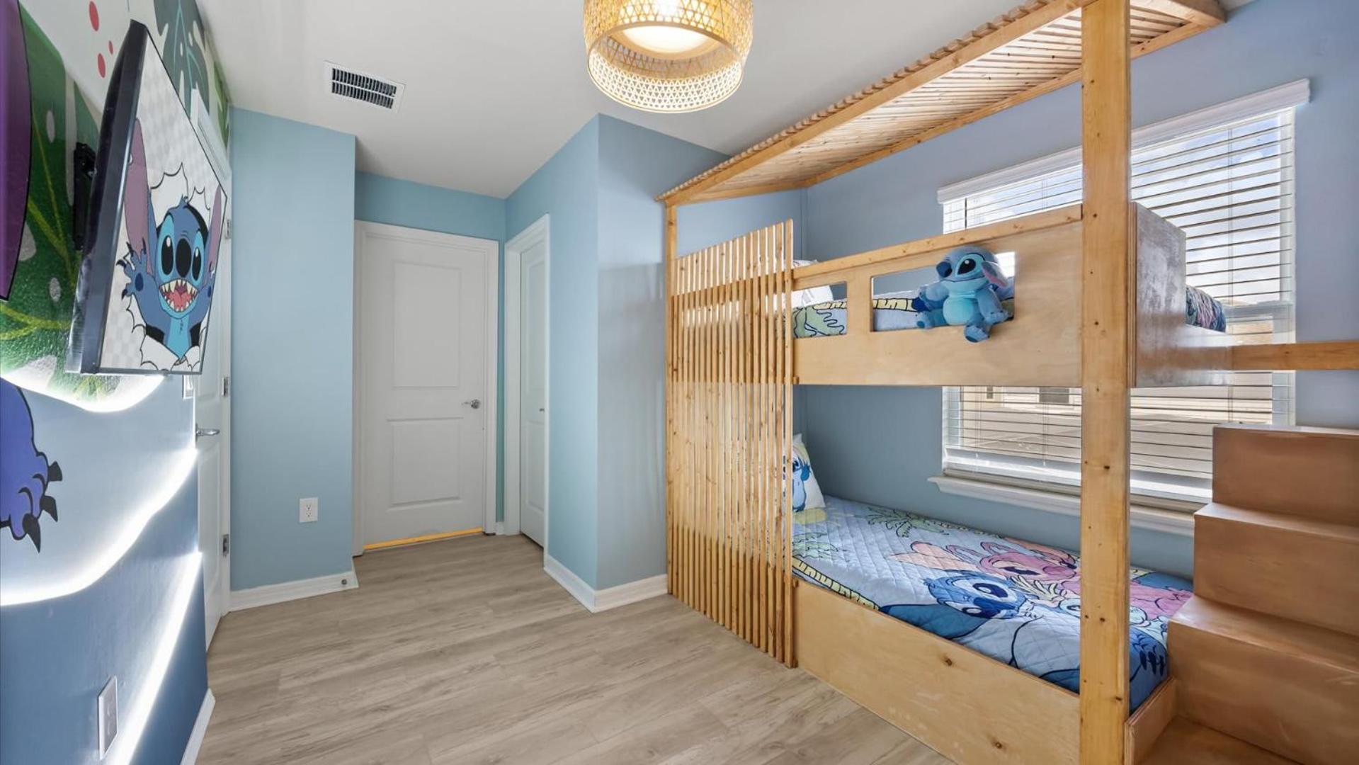 Newly Renovated Home w Pool Hot Tub & Games Room