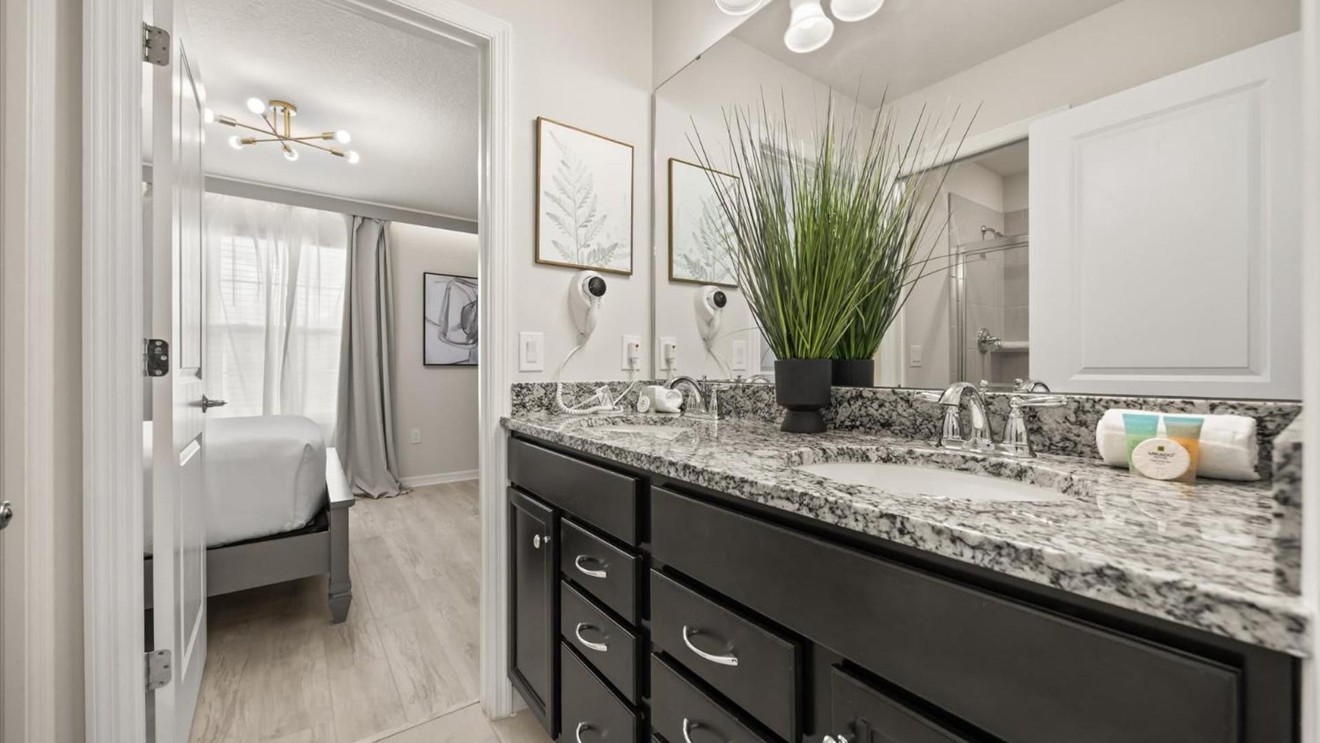 Newly Renovated Home w Pool Hot Tub & Games Room